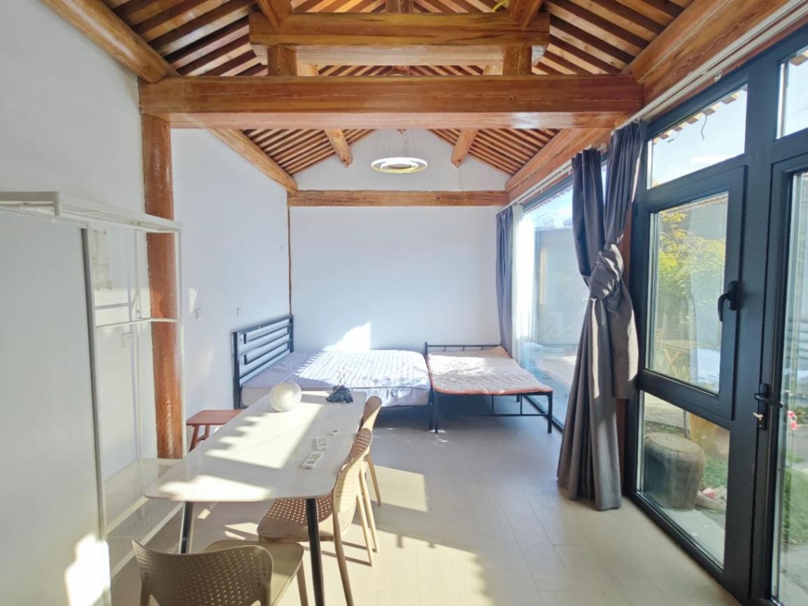 Xinjiekou, Well-Lit 2bedrooms, 2 Bathrooms, Private Garden