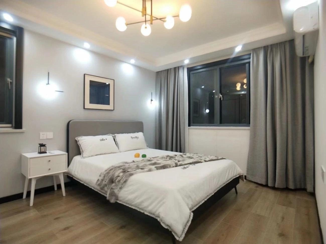 Hongqiao Road, Xuhong Apartment, Modern 2brs, Lines 3/4/9