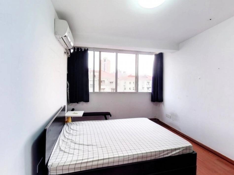 Jing'an Temple, 2 bedroom + balcony, 50㎡