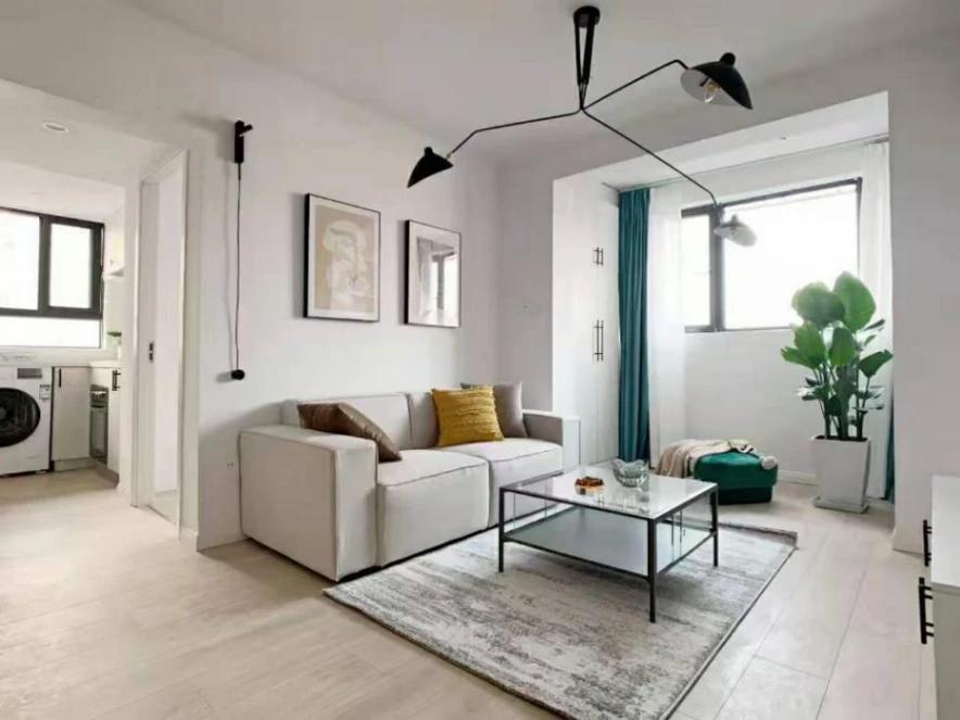 Zhongshan Park, Newly Renovated 1 bedroom+living room, Lines 2/3/4
