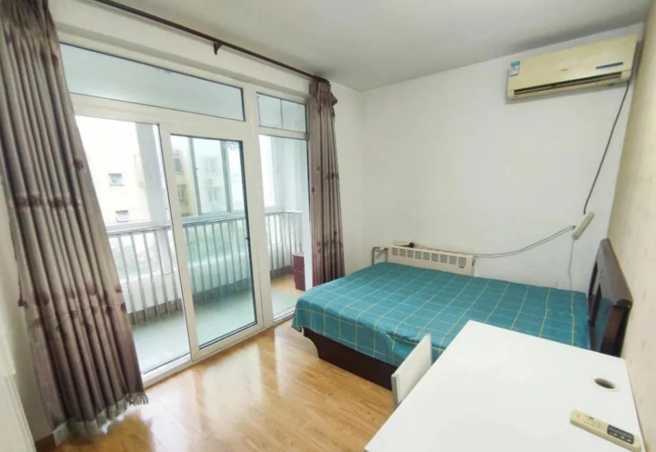 Wudaokou, South-facing Balcony room, Share house