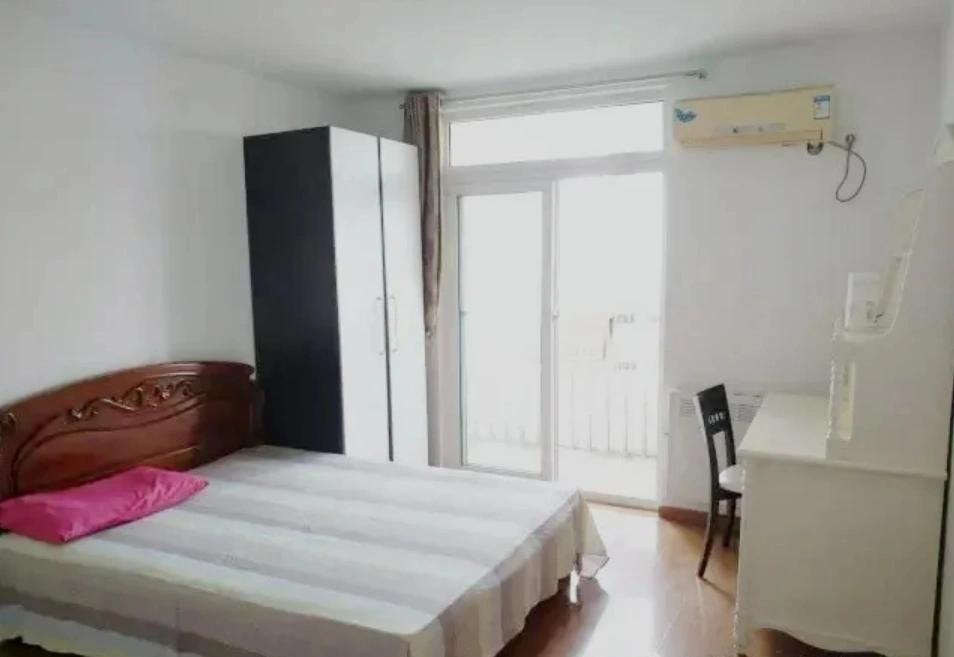 Wudaokou, Room with Private Bathroom & Balcony, 4brs 2bts, Share house