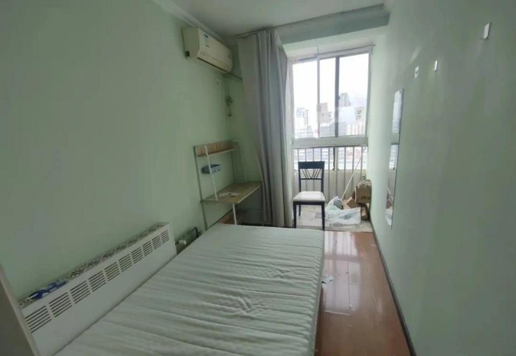 Wudaokou, Small room, West-facing, Share house