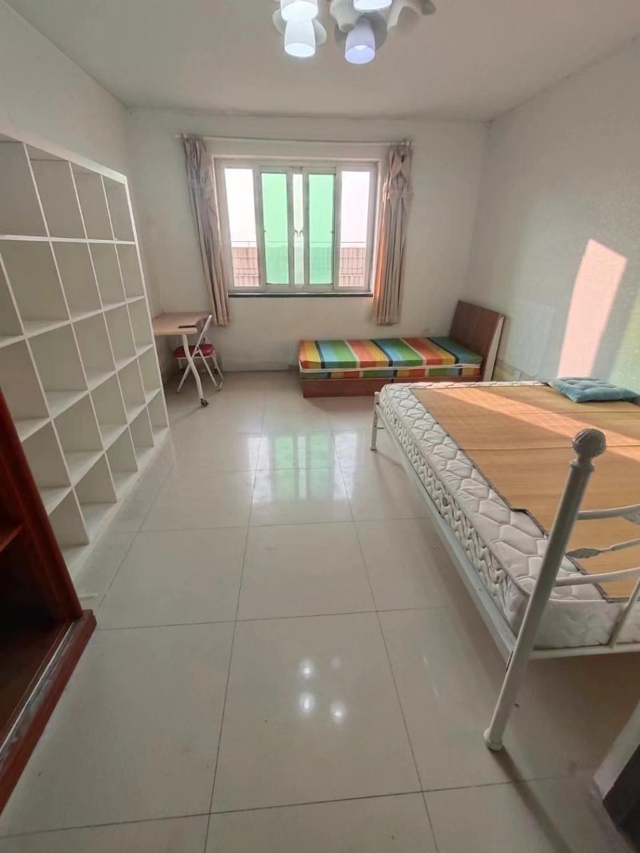 Qinghe, Master Bedroom with a Private Bathroom, Share house