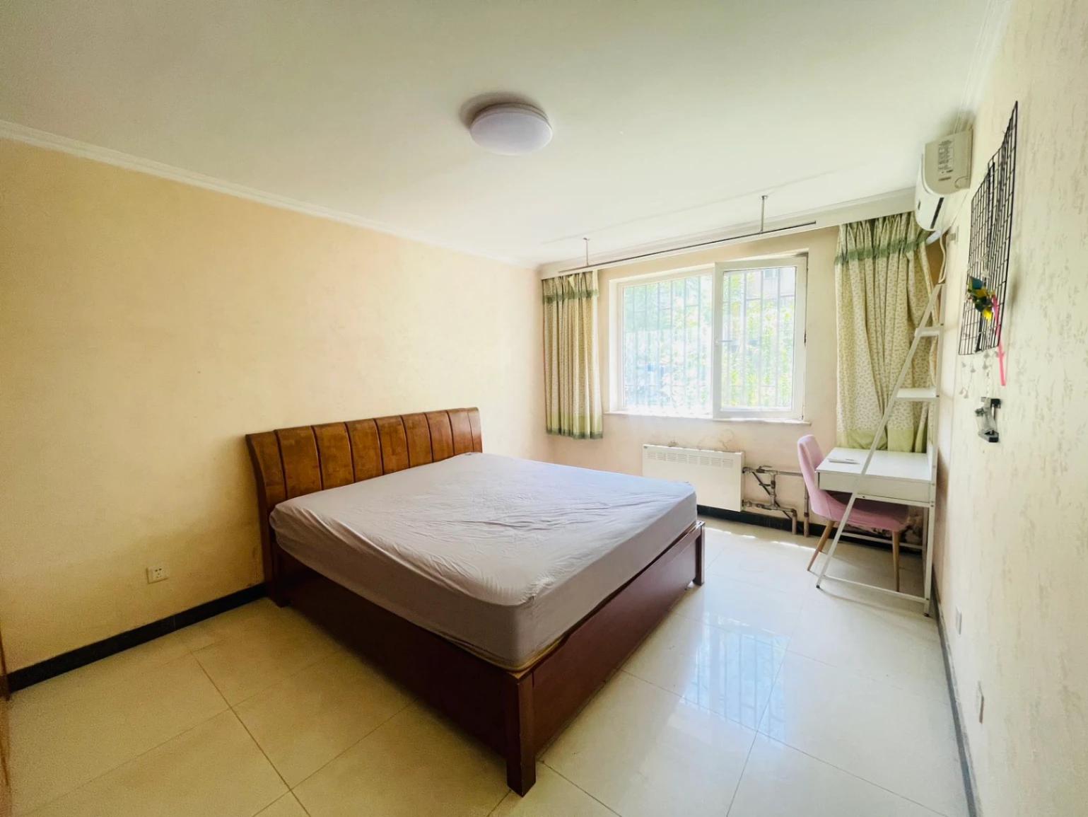 Huilongguan, Master Bedroom with a Private Bathroom, Share house