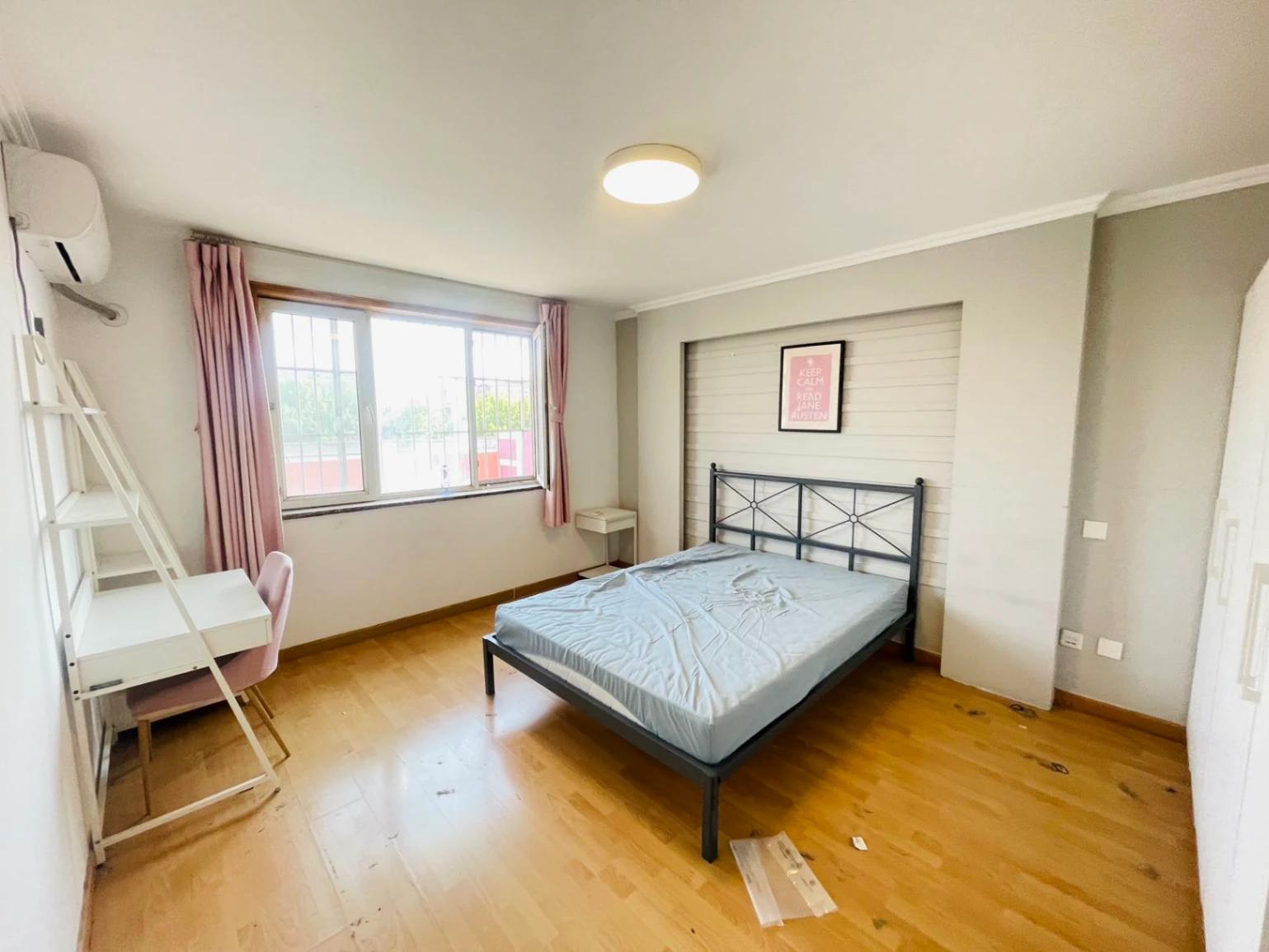 Huilongguan, Master Bedroom with a Private Bathroom, Sharehouse
