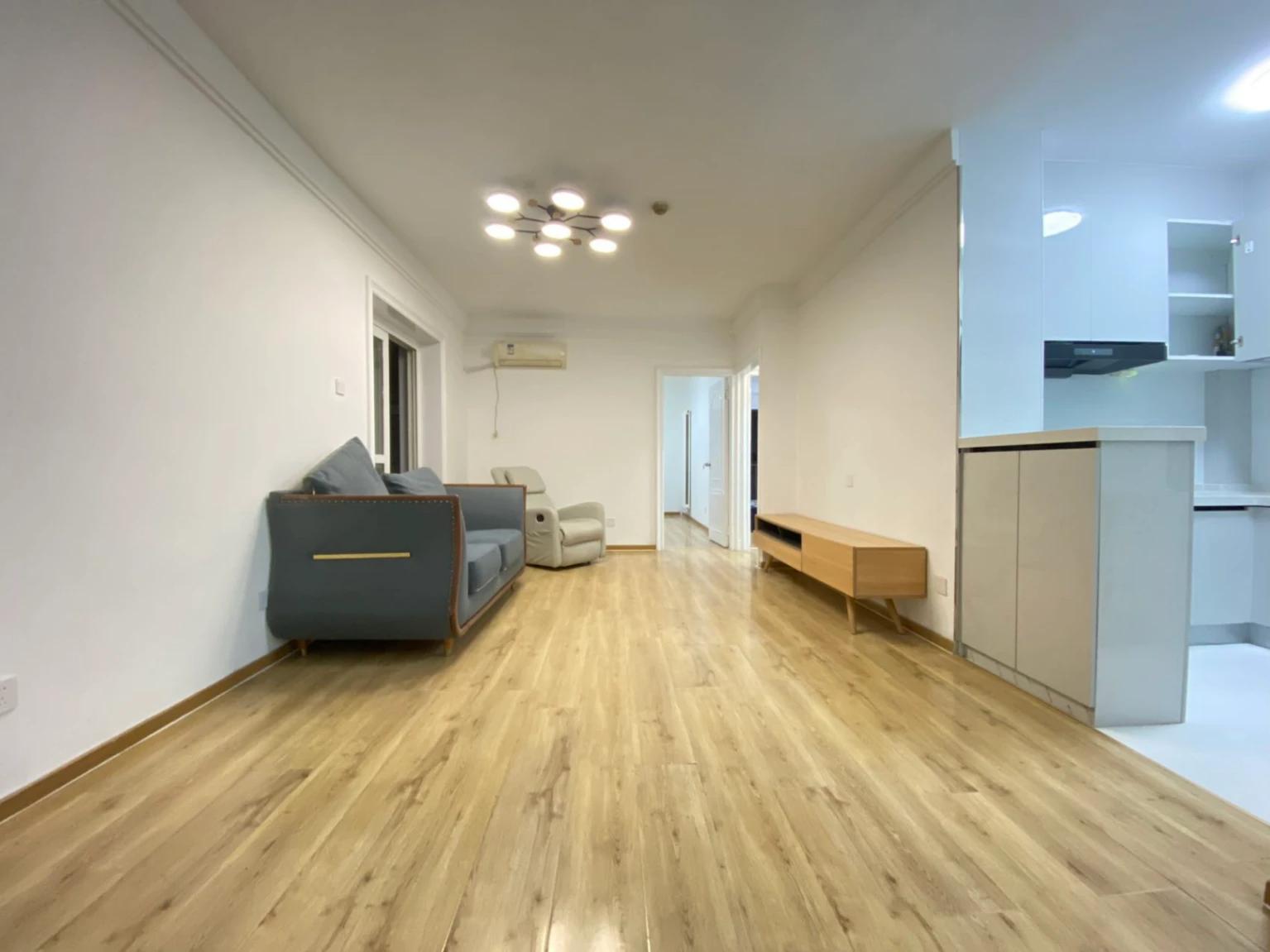 Chaoyang Park, Newly Renovated 2brs, 8th floor, 107㎡