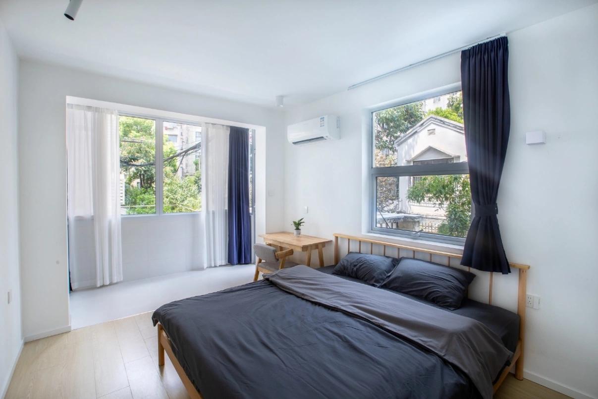SJTU, Well-Decorated Studio, Terrace, Fully Equipped, Near Subway