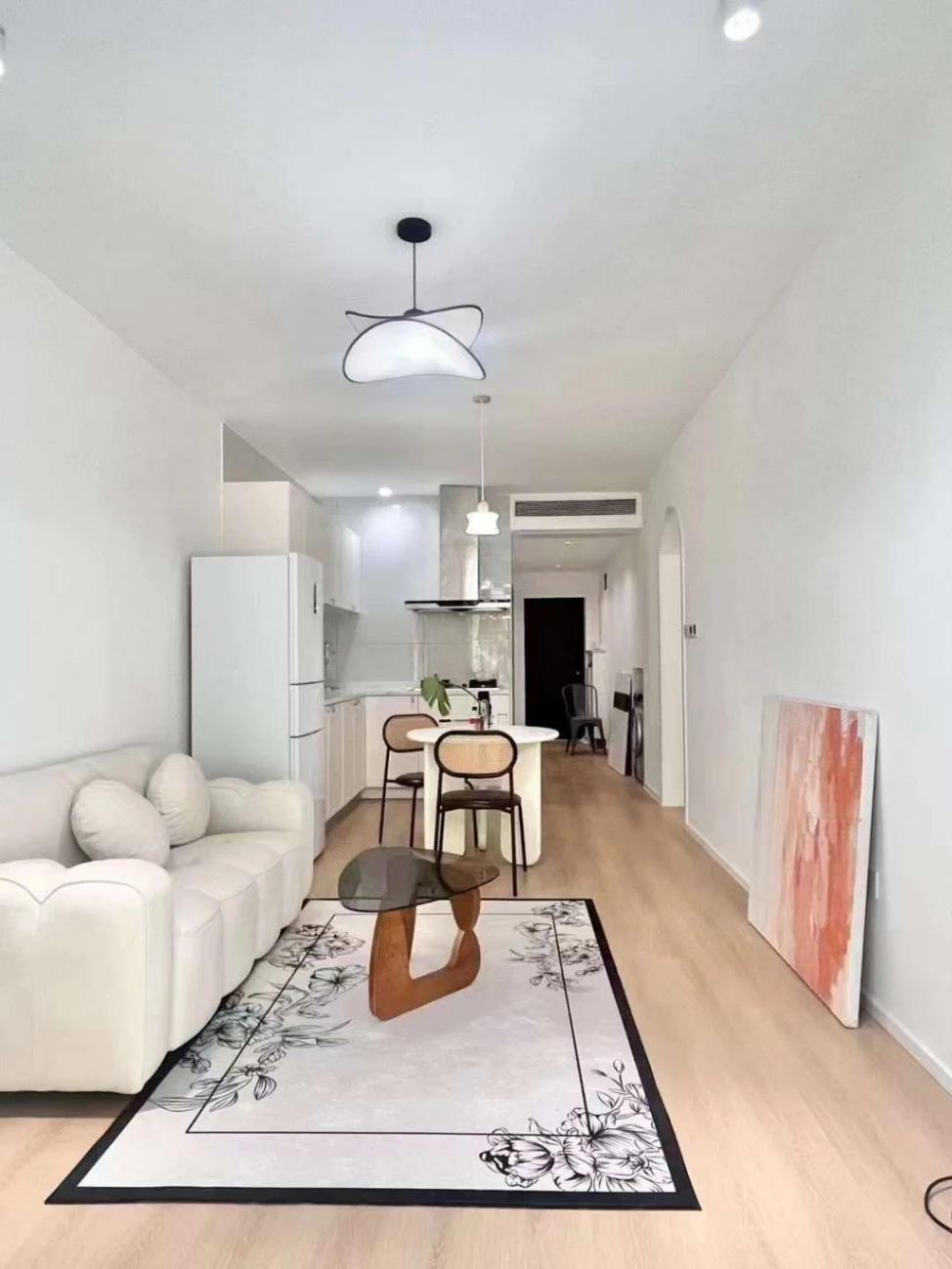 Zhaojiabang Road, Well-Decorated Studio, Spacious Terrace, Fully Equipped