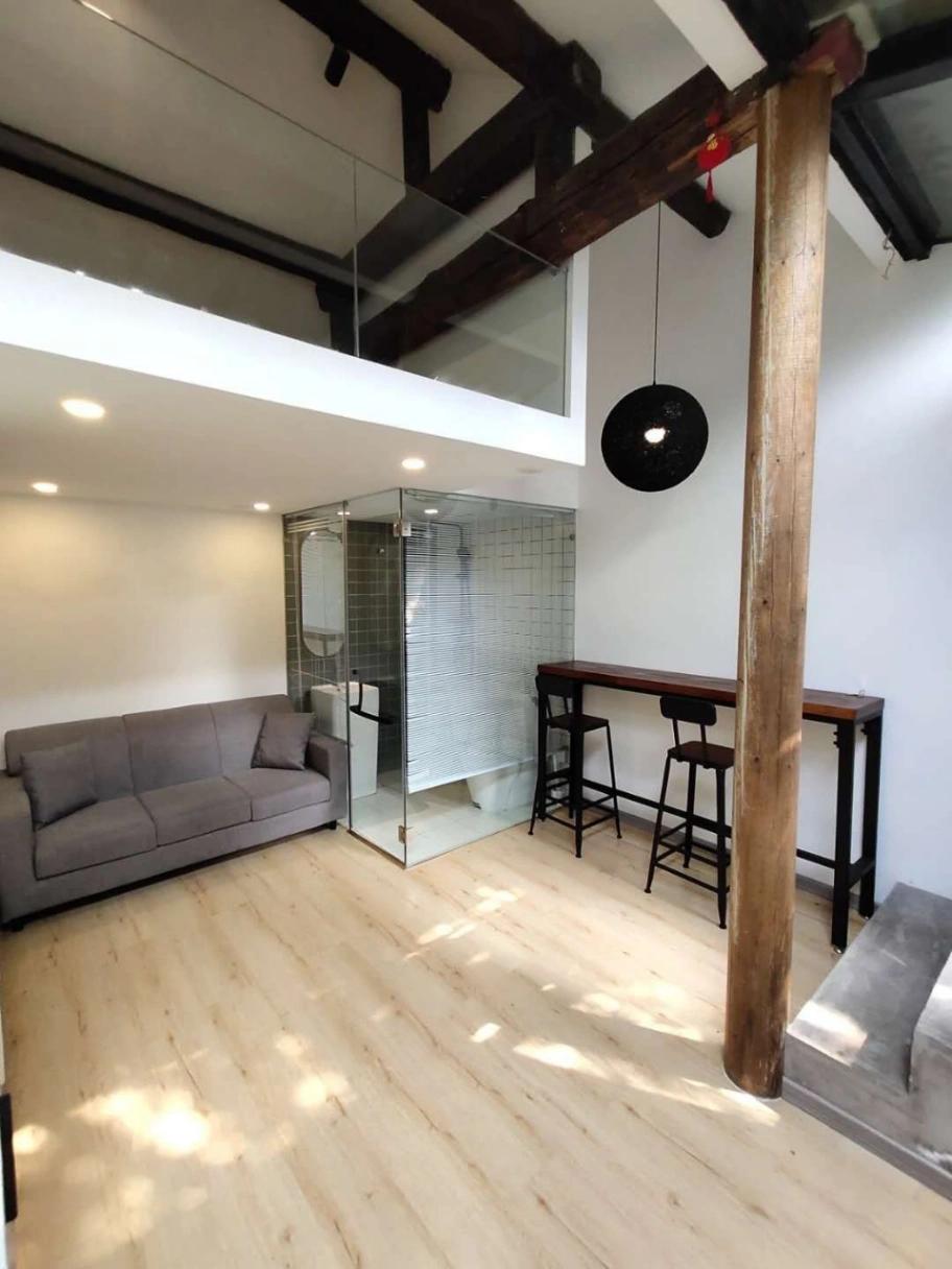 Yonghe Temple, Loft Studio, South-facing