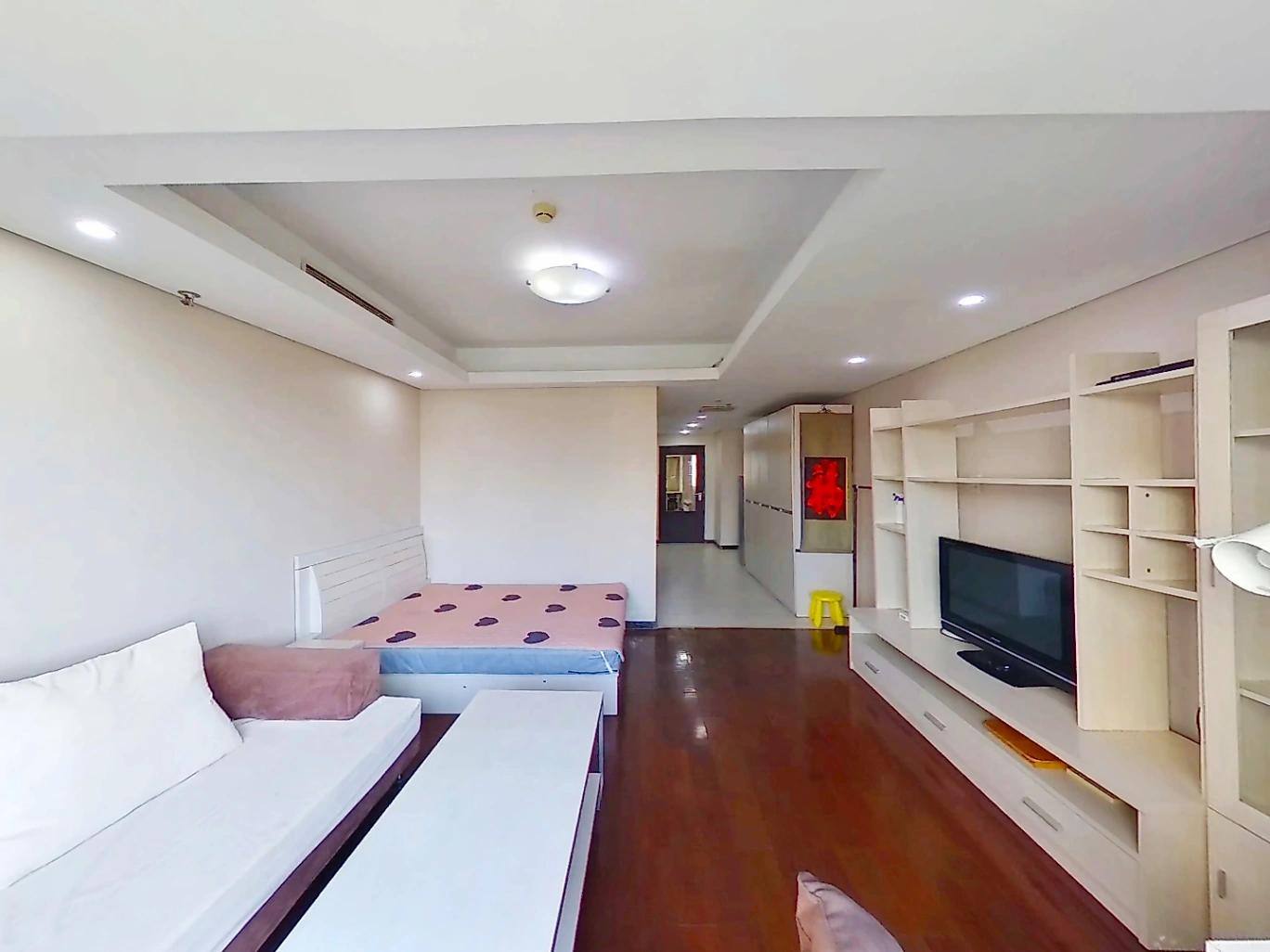 RUC, Spacious Studio, 60㎡, North-facing, 10th floor