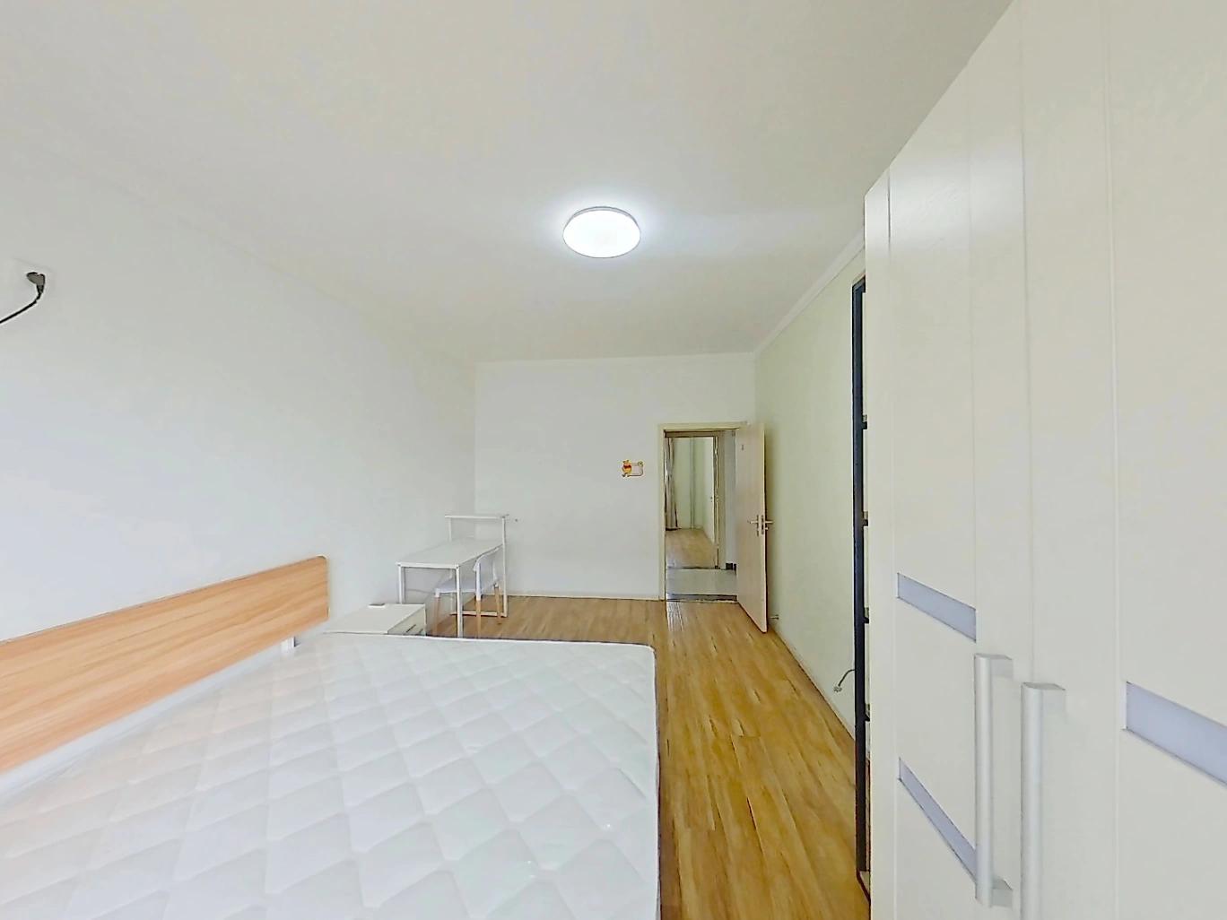 Wudaokou, 2brs, South-North facing, 3rd floor