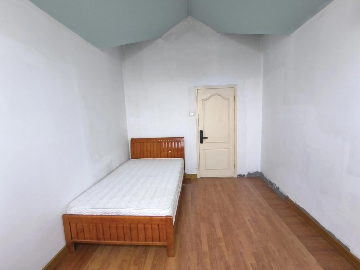 Huilongguan, Master Bedroom, South-facing, Shared Terrace, Shared house