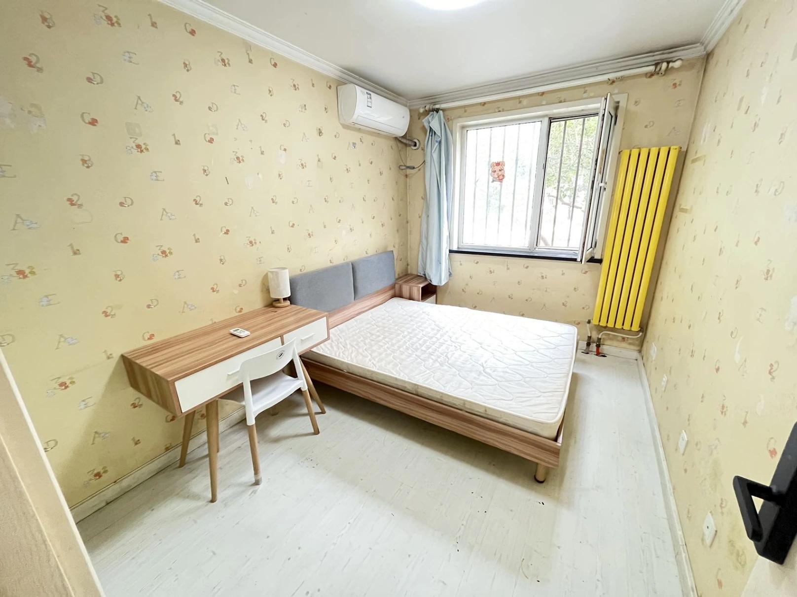 Huilongguan, Well-Decorated Secondary Bedroom, 3 brs, Shared house
