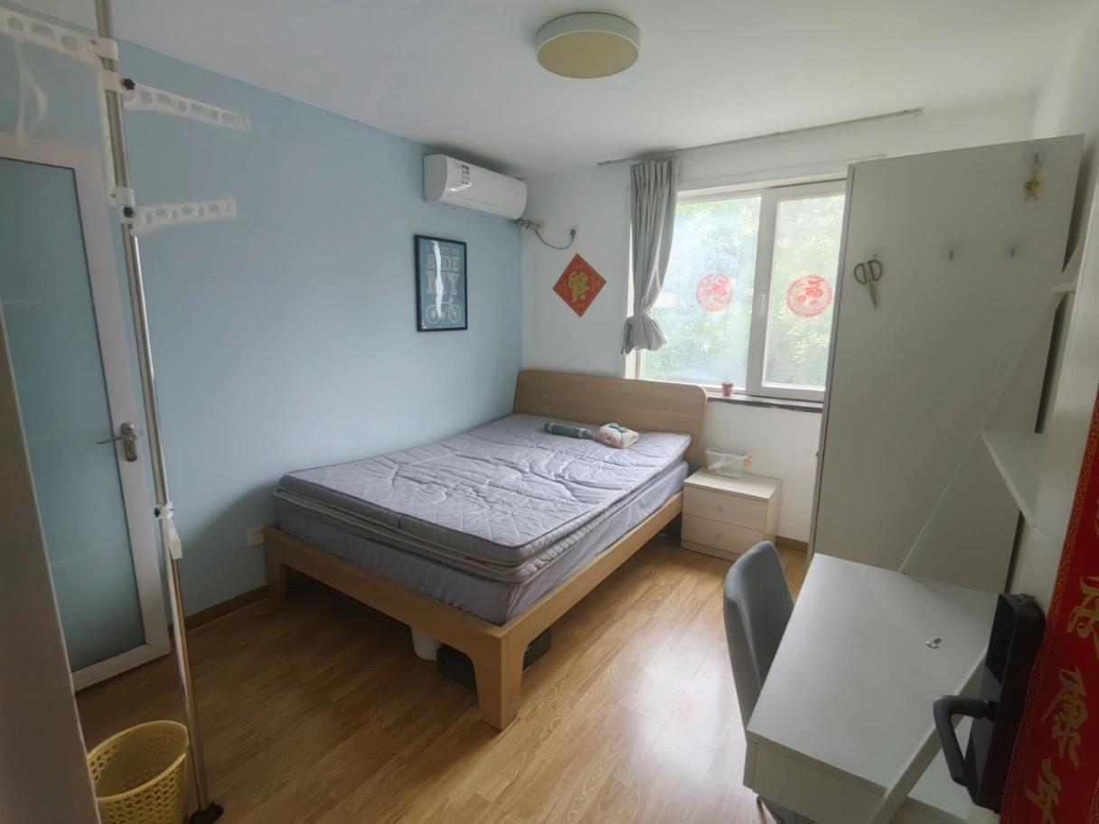 Huilongguan, Secondary Room with a Private Bathroom, Shared