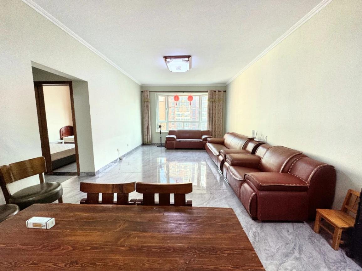 Beijing Olympic Park, Jiutai 2000 Garden, 3 bedrooms, 140㎡, Southeast-facing, Near Subway