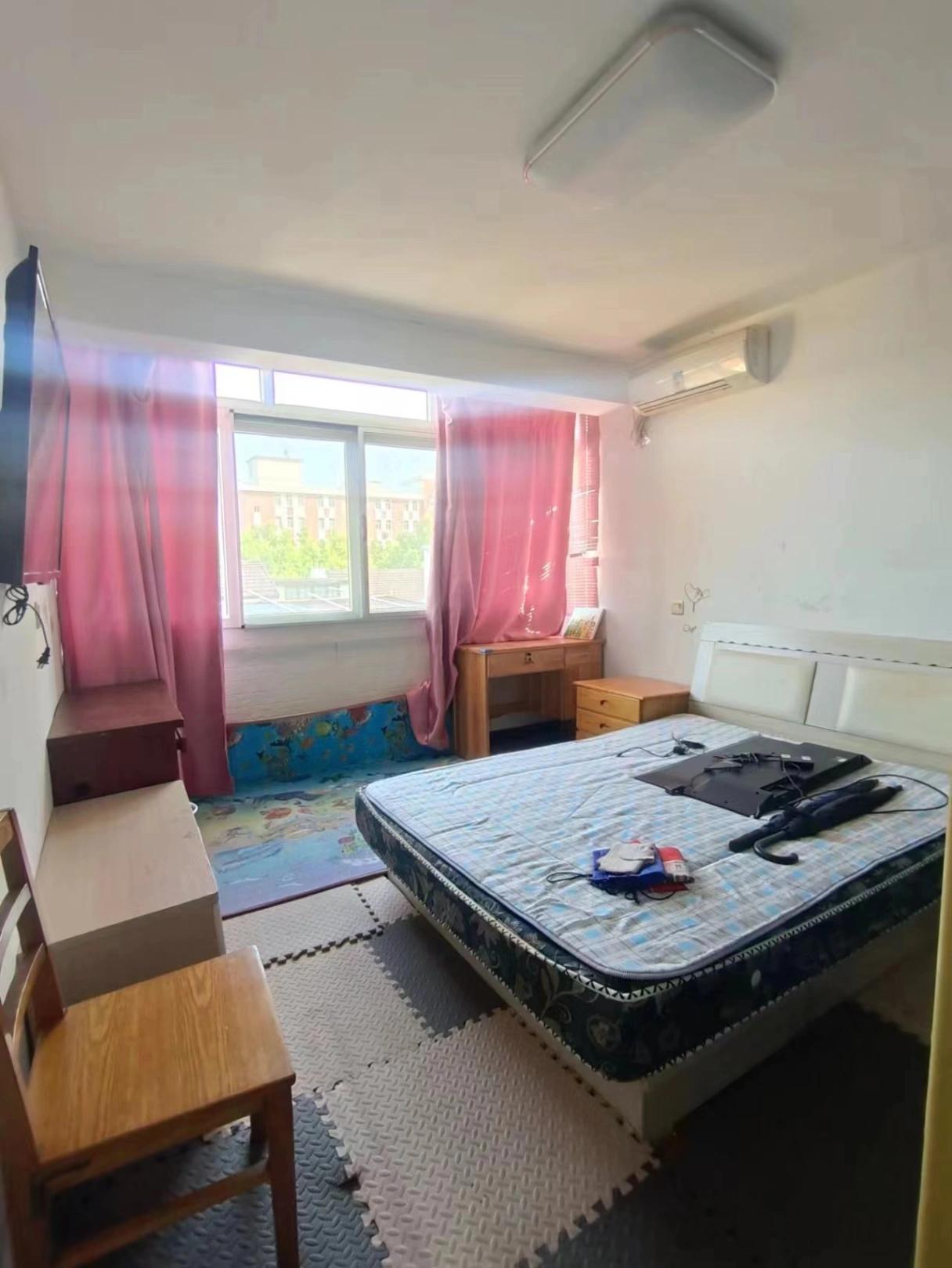 SJTU, No. 506, Lane 370, South Shaanxi Road, 2 bedrooms, Near Subway