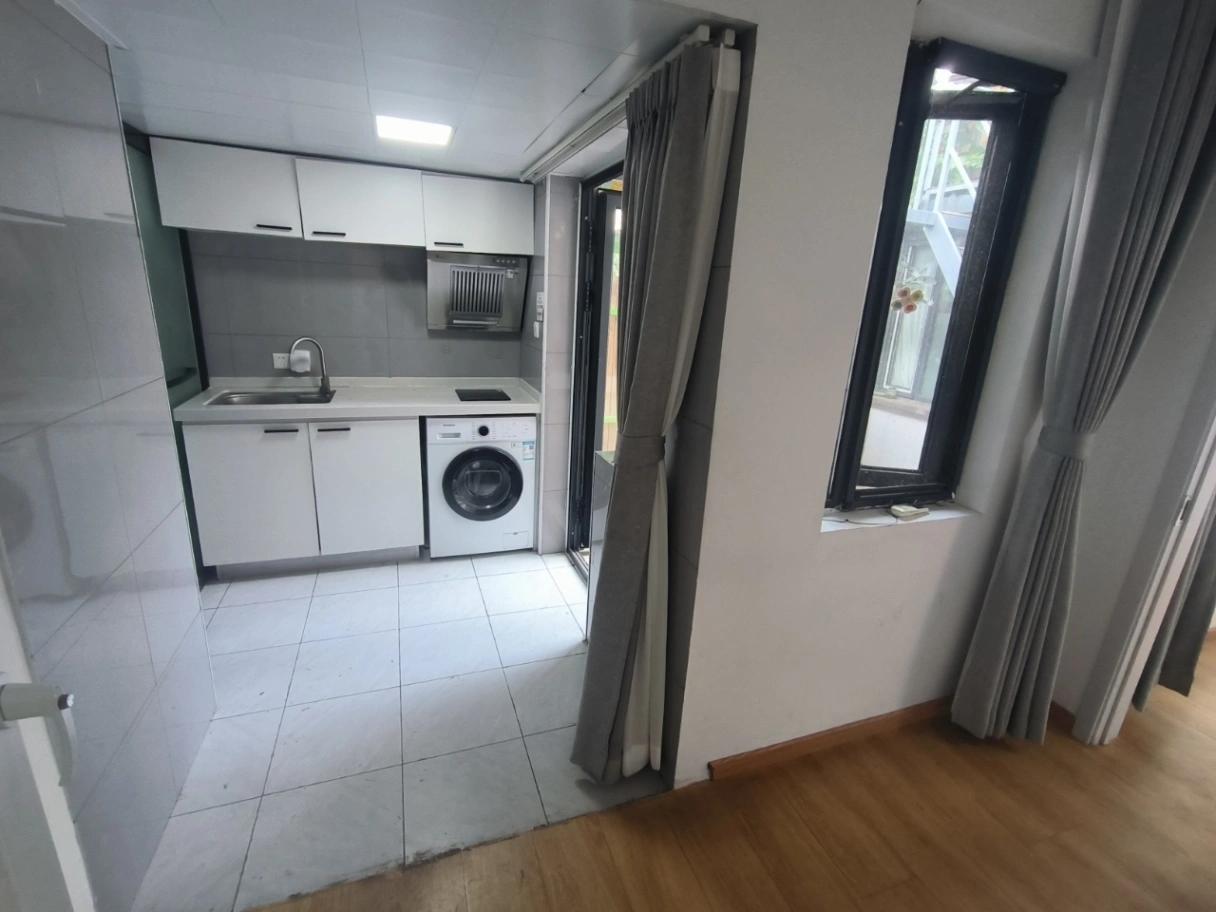 North Beihai, Gongjian Hutong No.33, Detached House, 2 Bds, Looftop, Fully Furnished