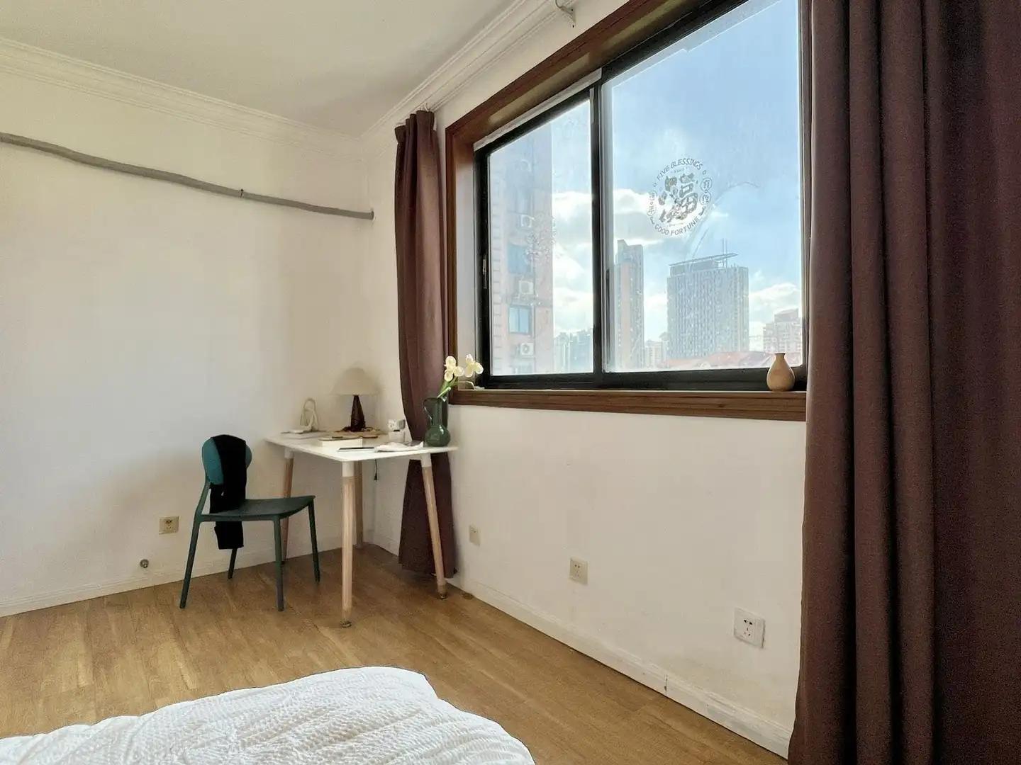 Nanjing West Road, Jiafa Building, 1bdr, 2btr, Metro Nearby