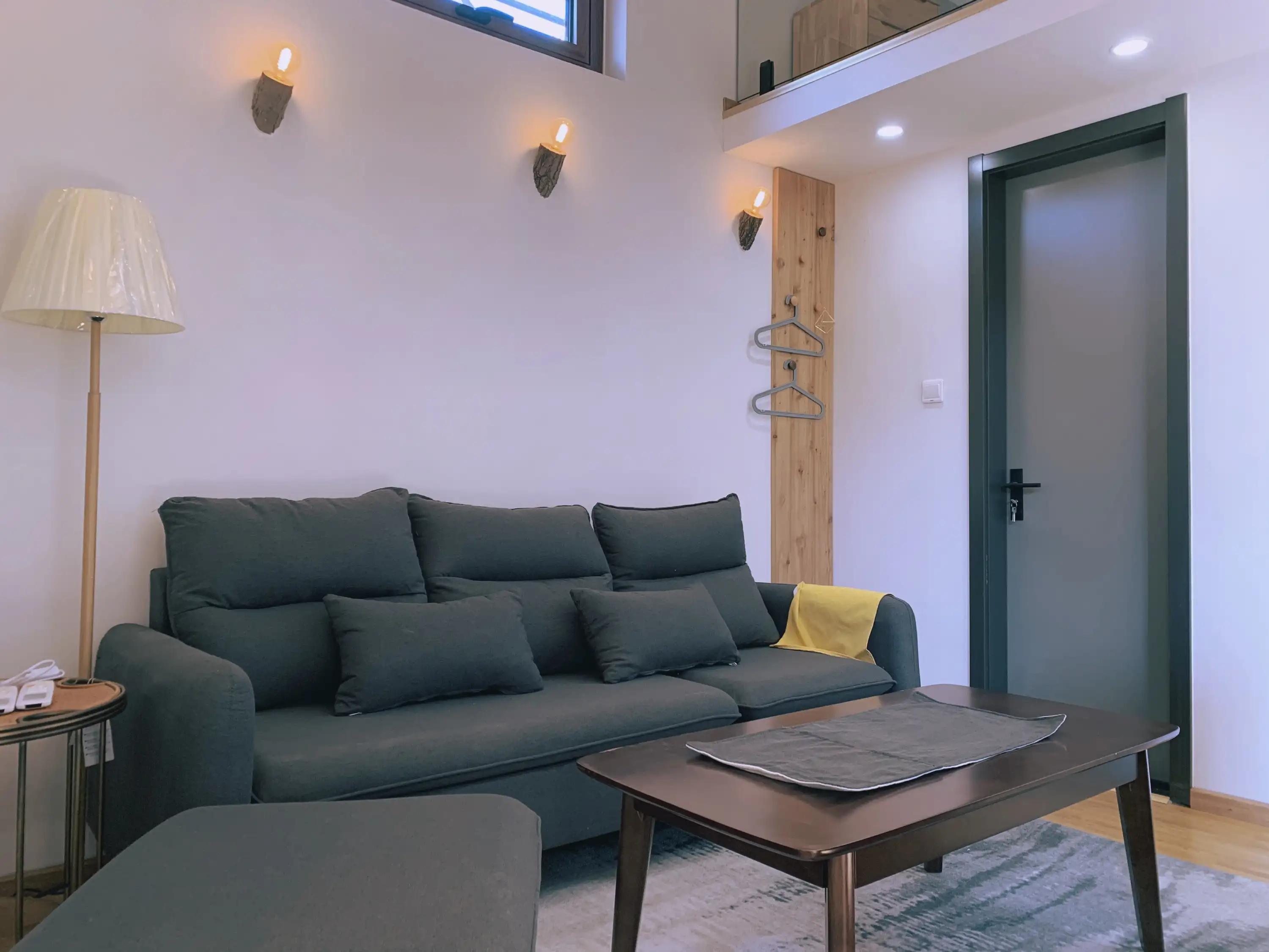 Xisi, No.17 Jia Dahongluochang Street South,  2brs, Well-decorated