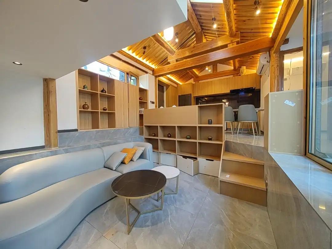 Xisi, Guangming Hutong, 2brs, large terrace, Fully-Furnished