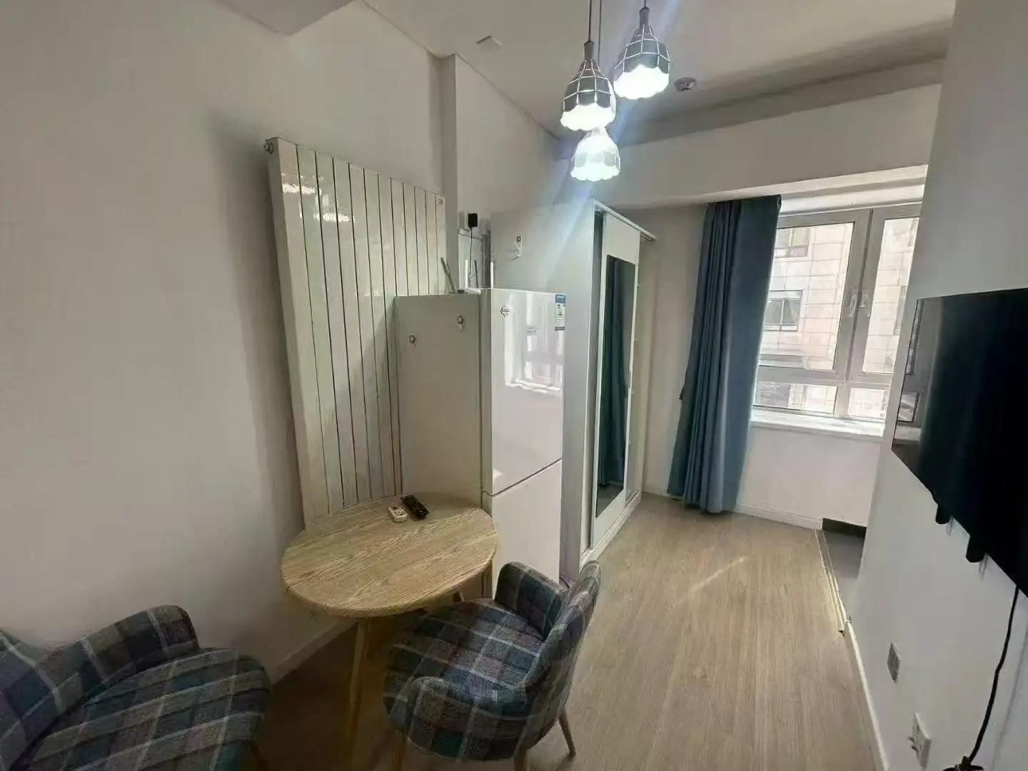 Sanlitun, 1bd, Wooden Floor