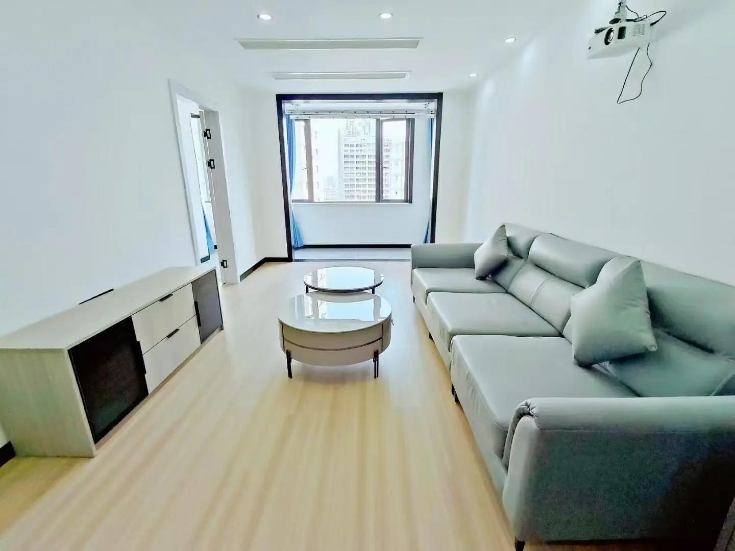 Nangjing West Road, 2bd, Spacious