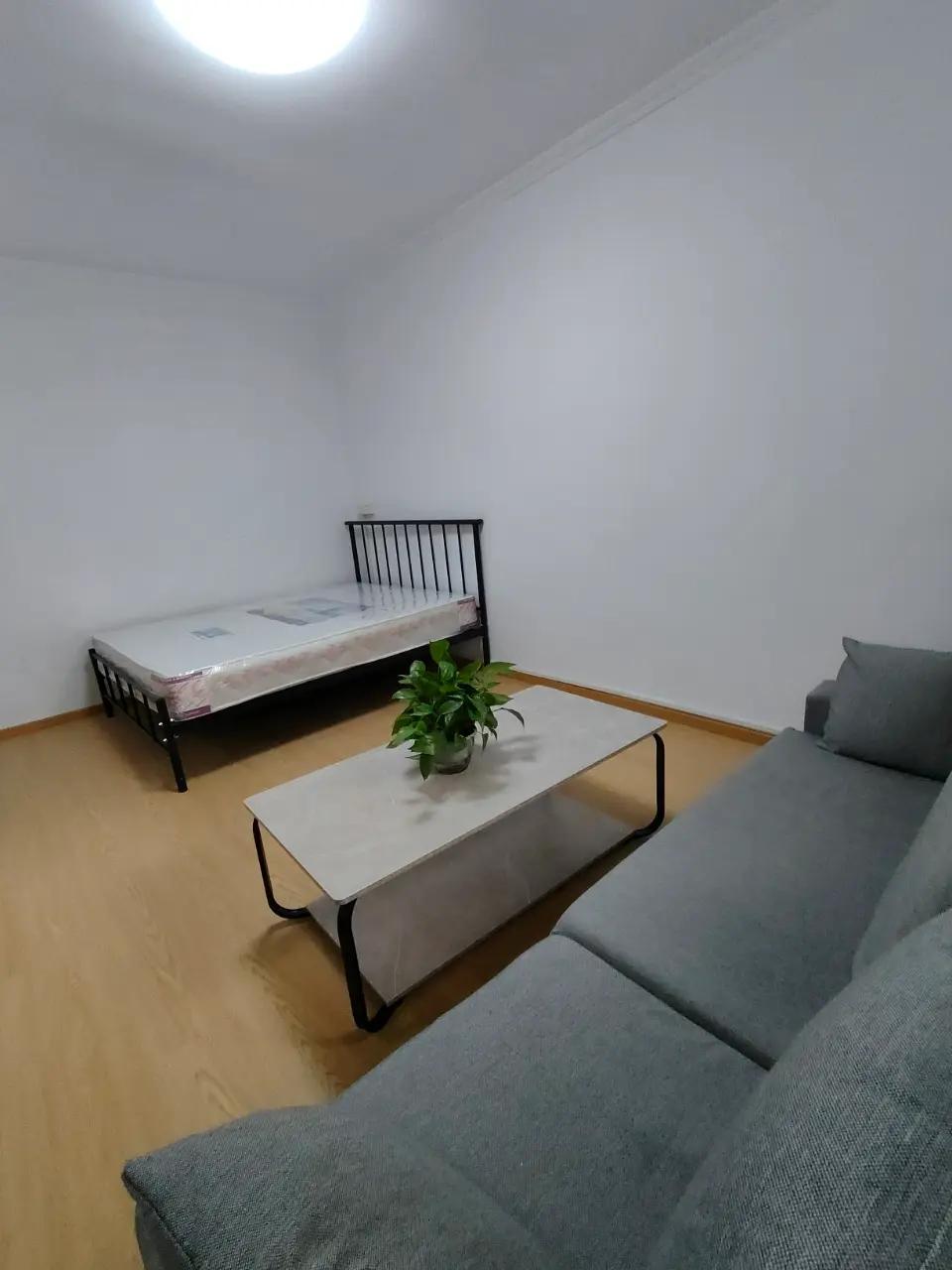 Zhangzizhonglu, Dongsi 10th Street, 1bd, Fully-Furnished