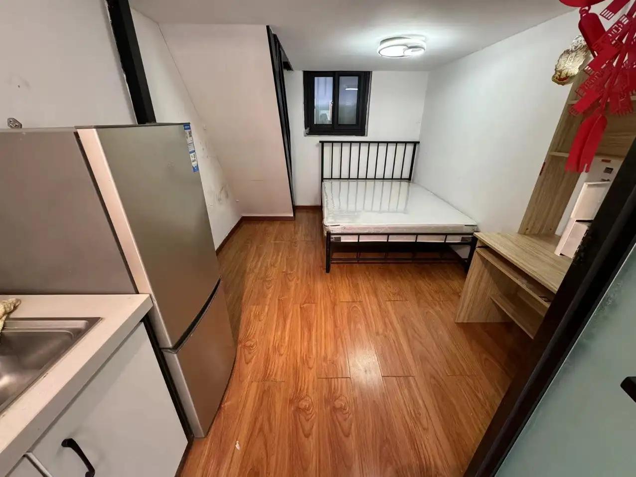 Gulou Street, 24 Caocang East Alley, loft, Fully-Furnished