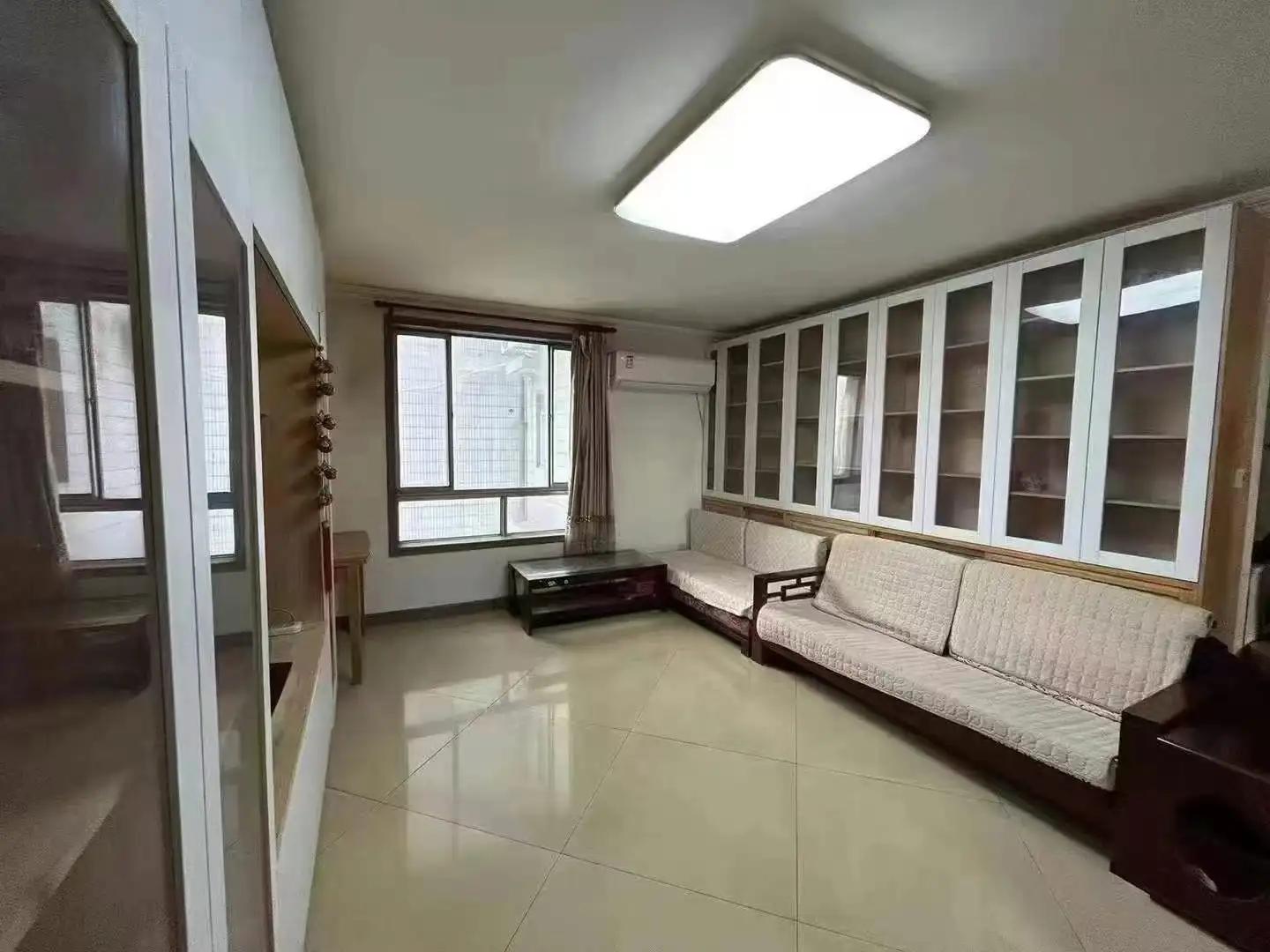 Lujiazui, Zhuyuan Community, 3bds, Wooden Floor