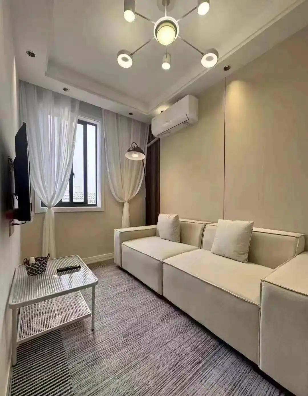 Lujiazui, Zhuyuan Community, 2bds, Wooden Floor