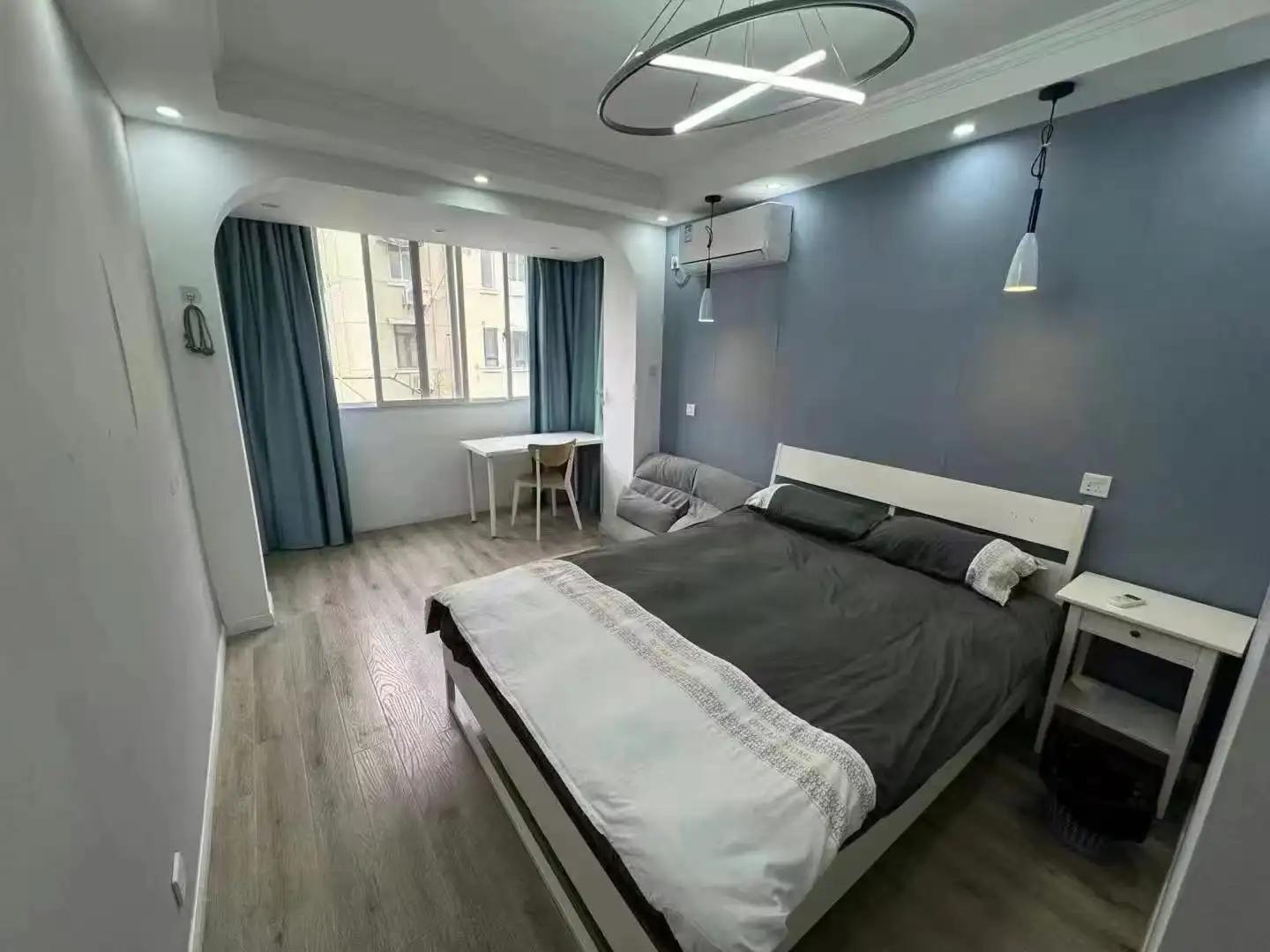 Lujiazui, Zhuyuan Community, 2bds, Wooden Floor