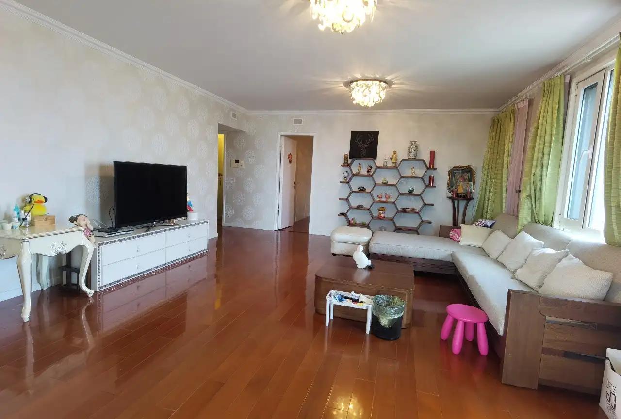 Dongzhimen, Wancheng International, 2bds, Wooden Floor