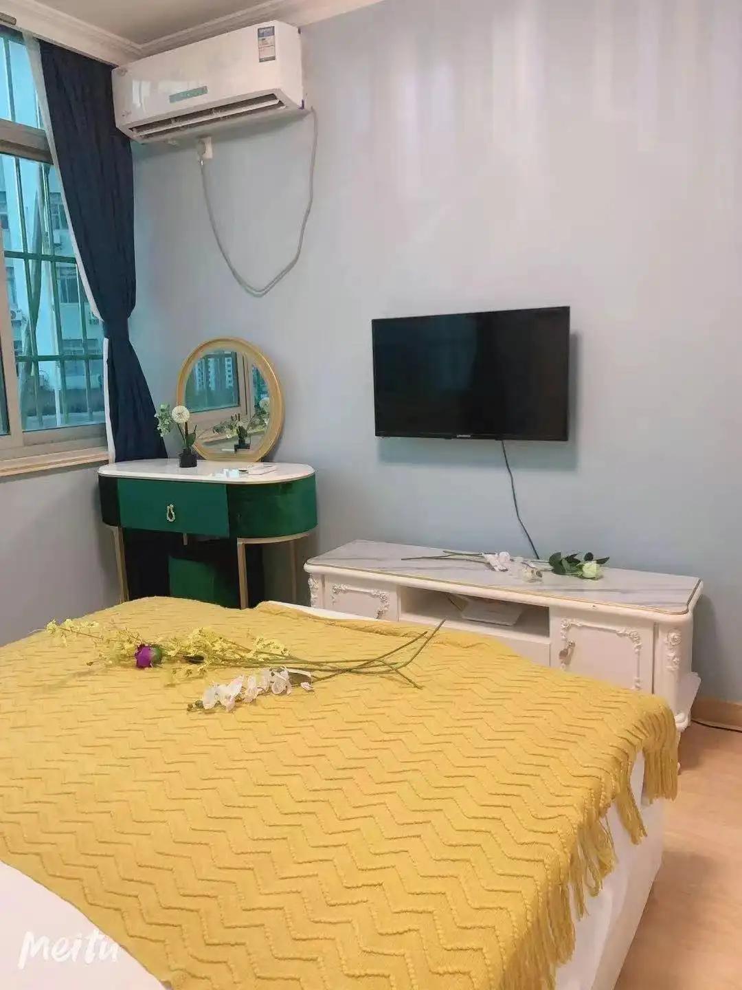 Changshou Road, Huasheng Building, 1bd, Wooden Floor