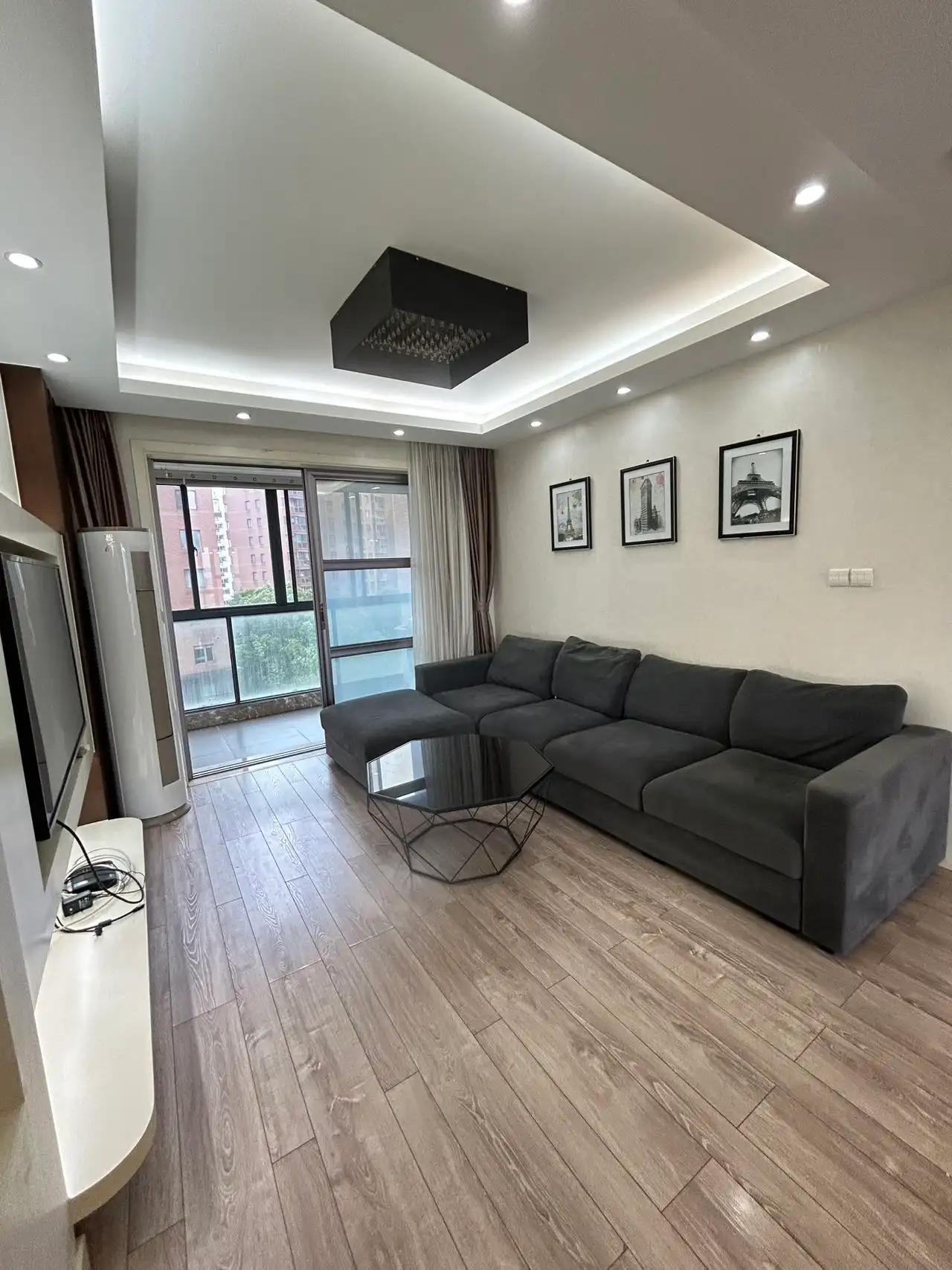 Loushanguan Road, Xintiandi Riverside Garden, 2bds, Airy&Spacious