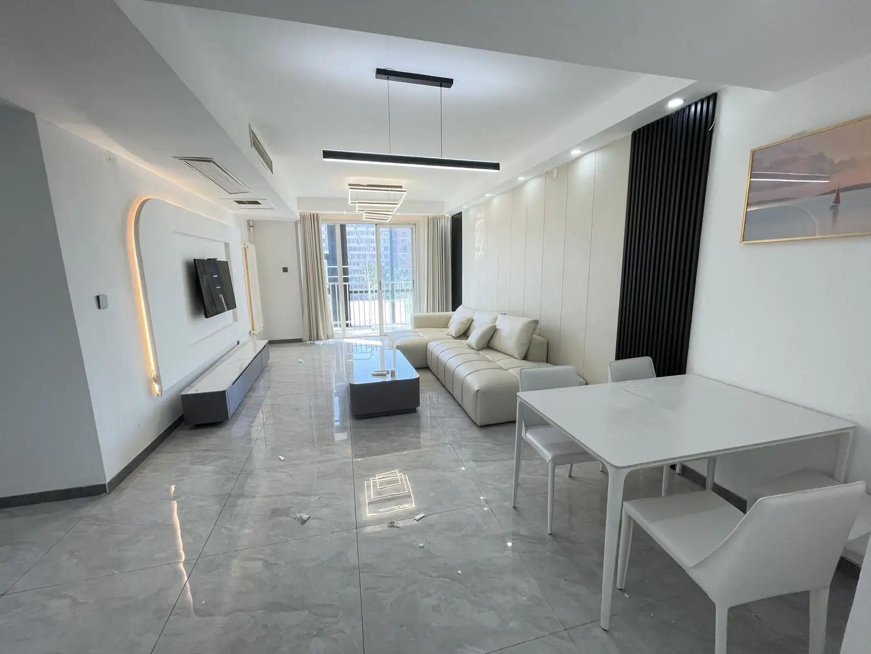 Inside Guangqumen, Linghang International, 3bds