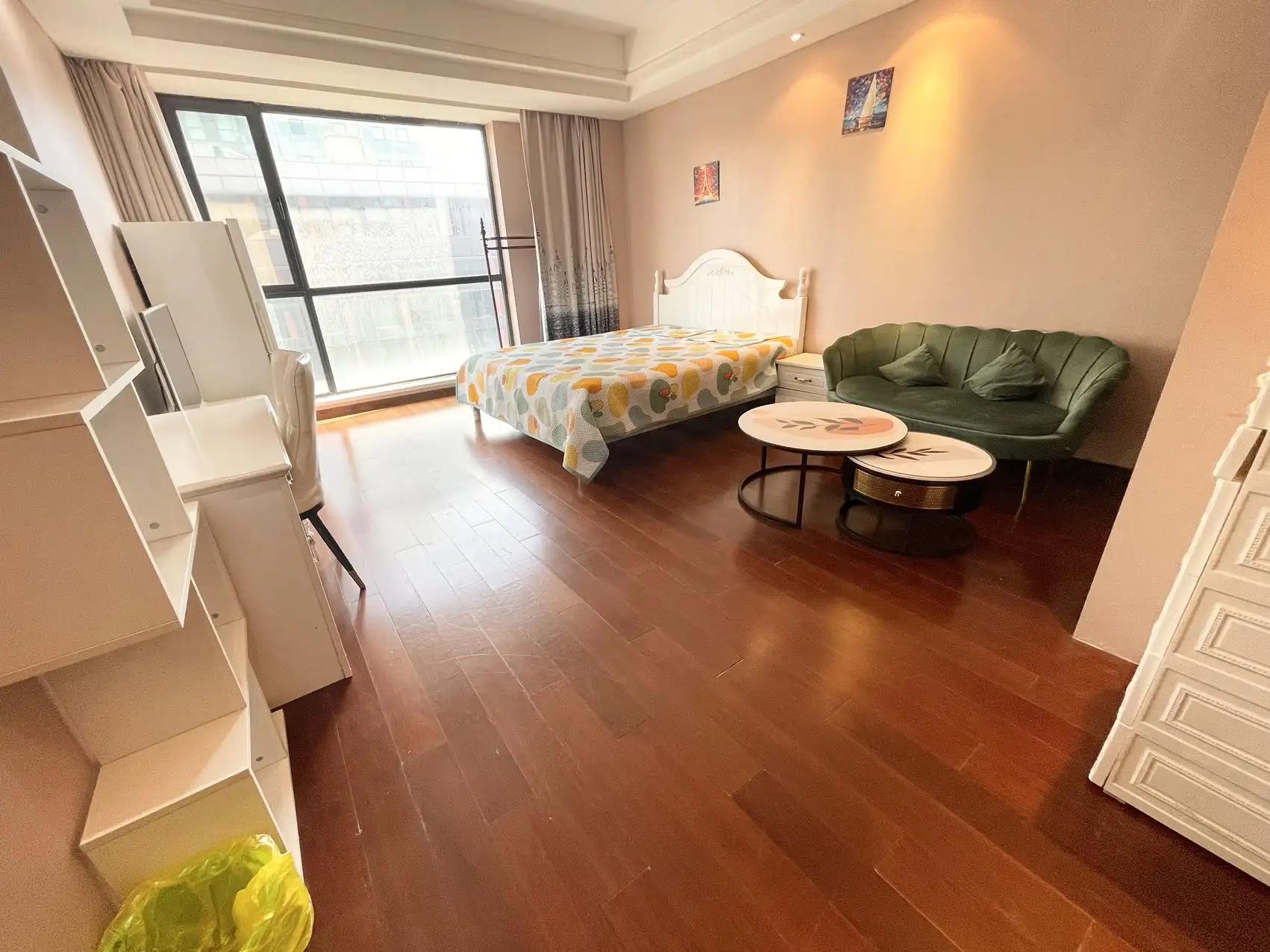 Sanlitun, Glass, 1bd