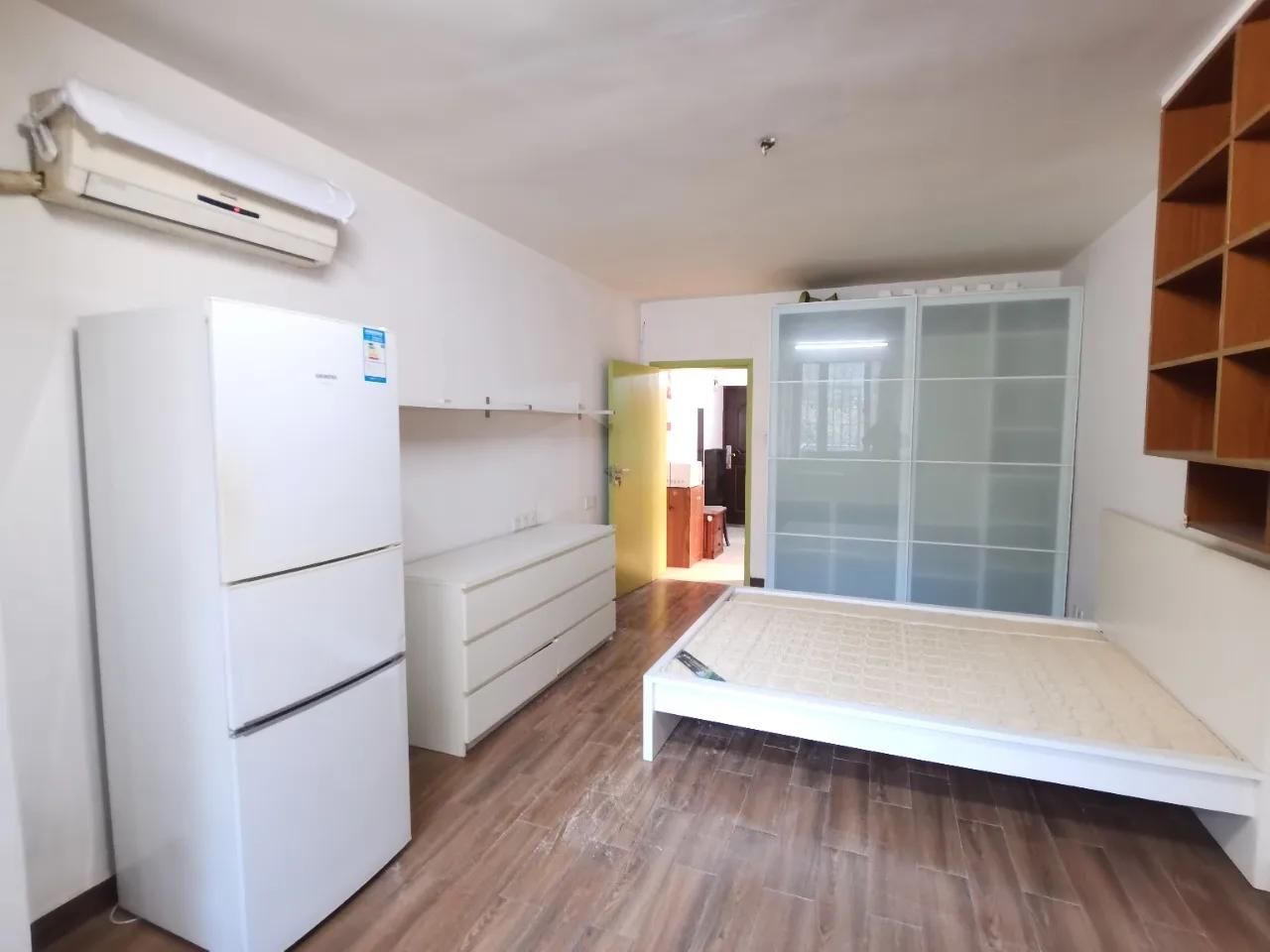 Jiangsu Road, Lane 234 Changning Road, 1bd