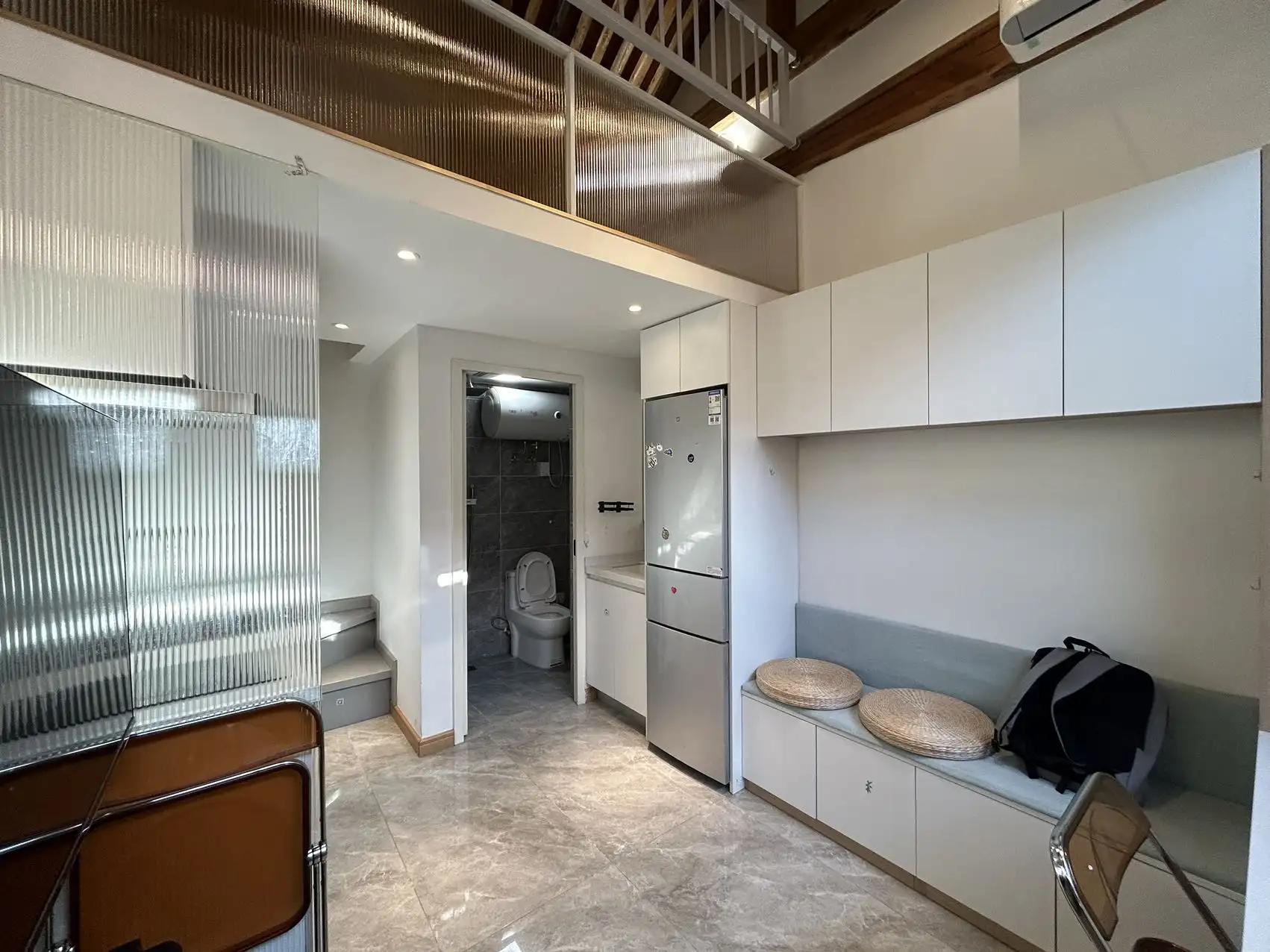 Gulou Street, Caochang Hutong, 2bds