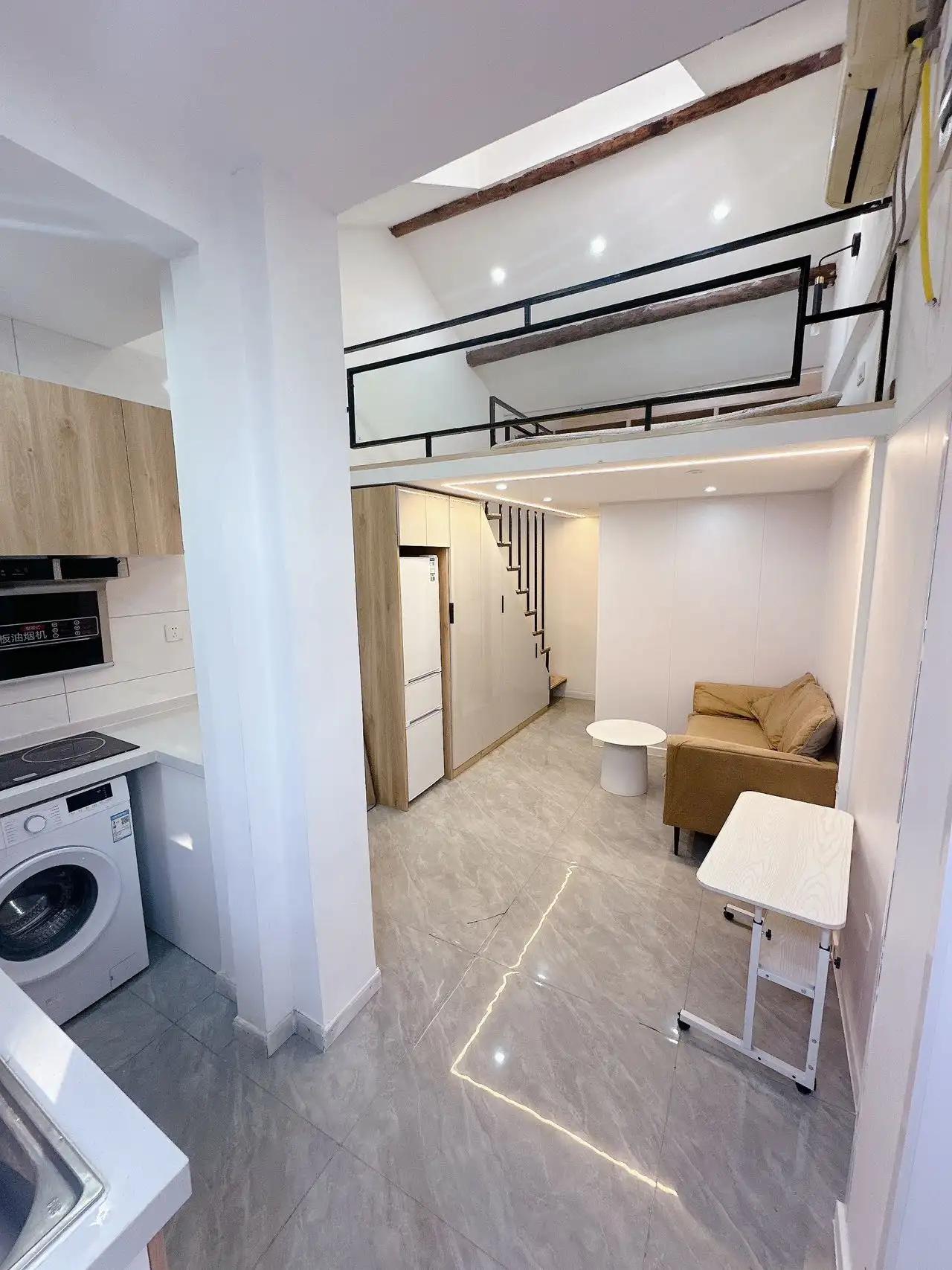 Gulou Street, Caochang East Lane No.24, 1bd