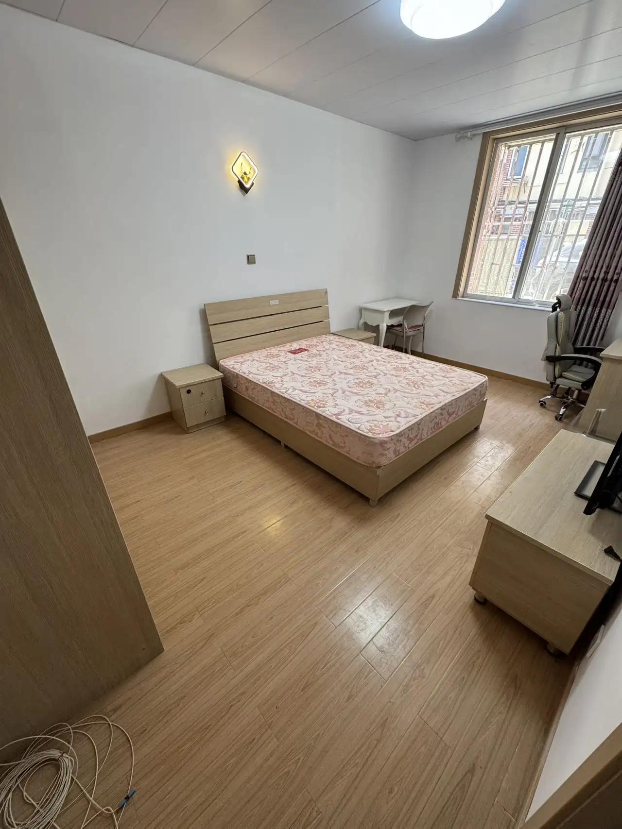 Loushanguan Road, Tianshan 4th Village, 1bd