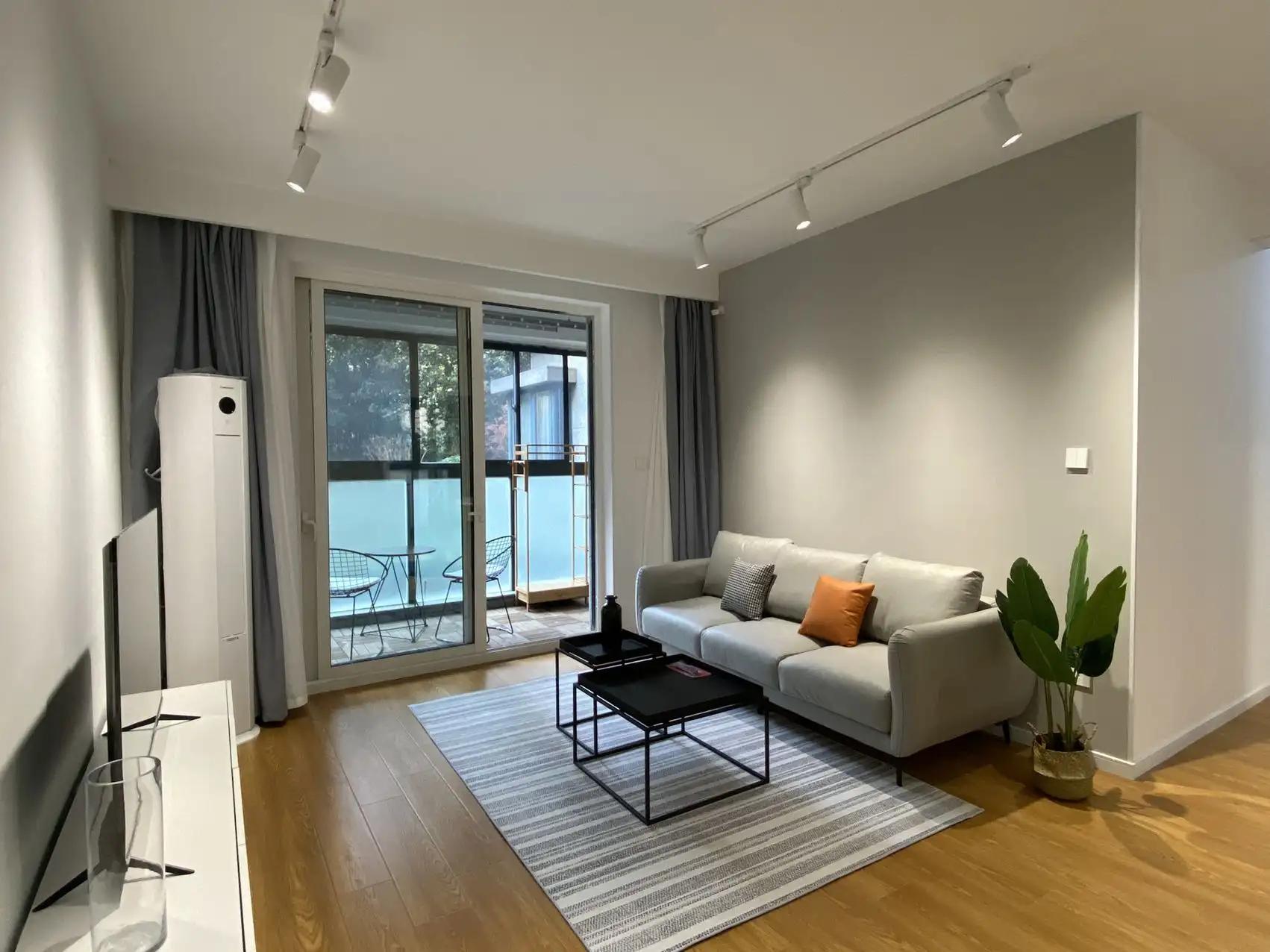 Weininglu, Tianshan Huating, 2bds