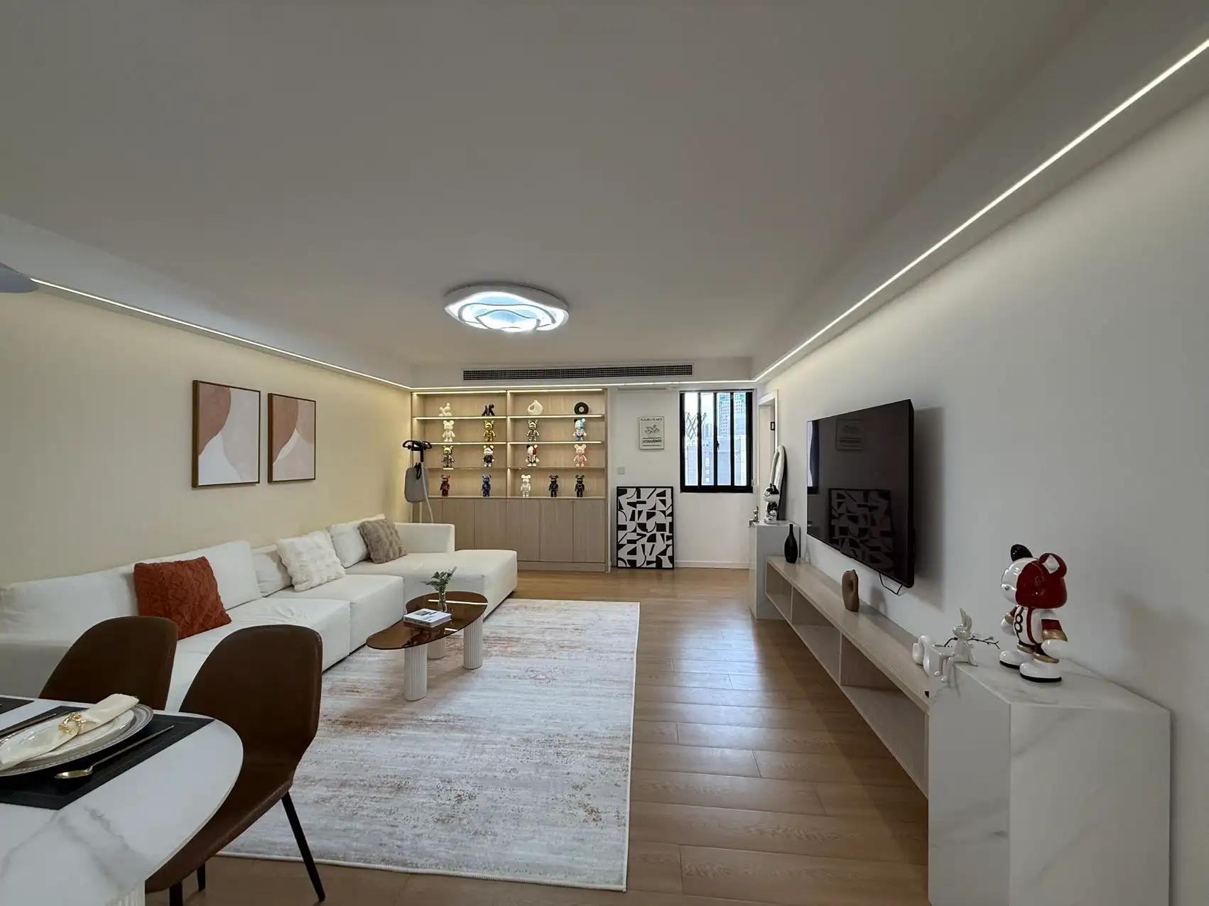 Yishan Road, Xuhong Apartment, 2bds