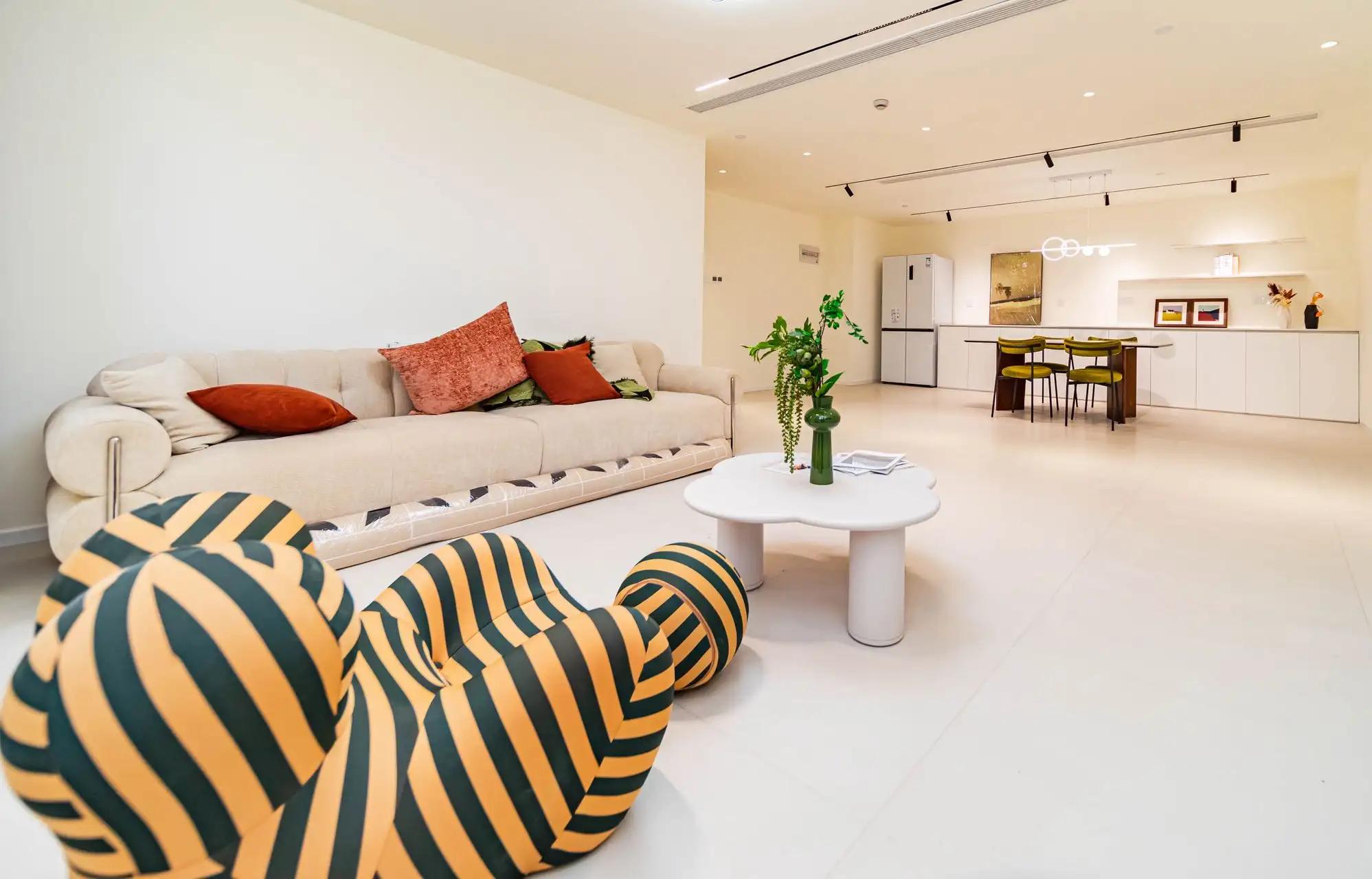 Luban Road, Yuxing Building, 3bds