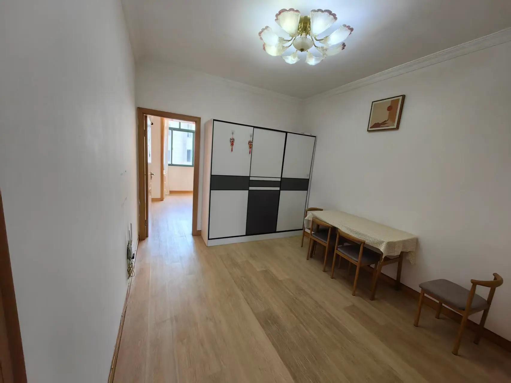 Caoyang Road, Lujiazhai, 1bd