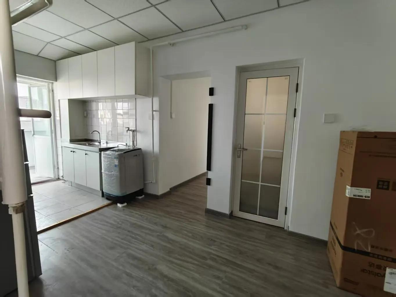 Shaoyaoju, Room 701 Unit 7 Building 118 Shaoyaoju Beili, 1bd
