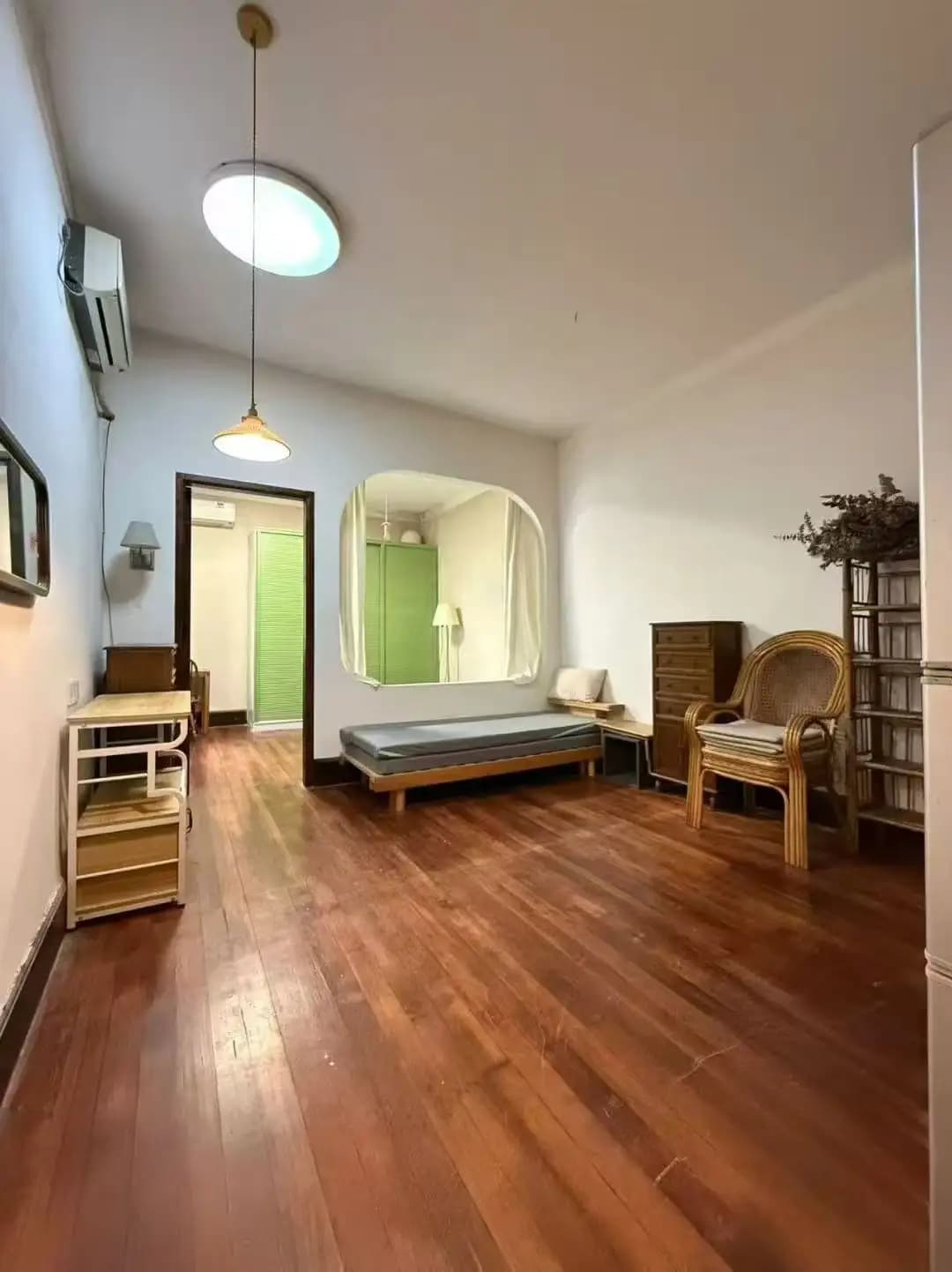 Huaihai Middle Road, Julu Lane 244, 1bd