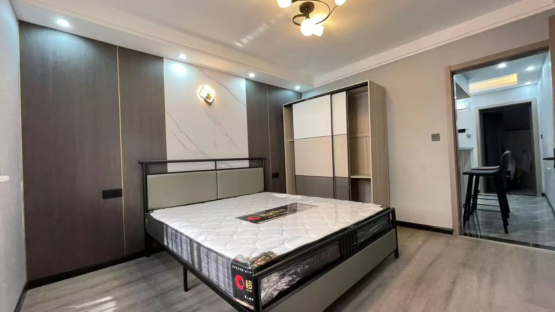 Loushanguan Road, Xianxia Road Shuicheng Road, 2bds