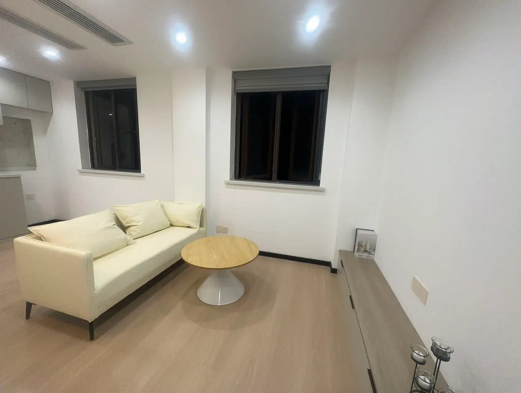 Weininglu, Guanghua Building, 1bd