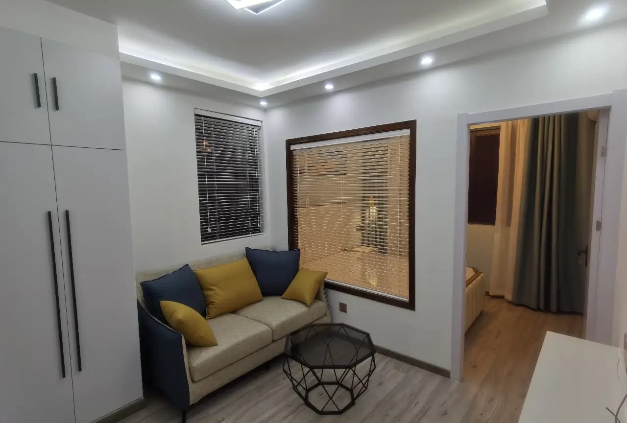 Yan'an West Road, Lane 878 Fahuazhen Road, 1bd